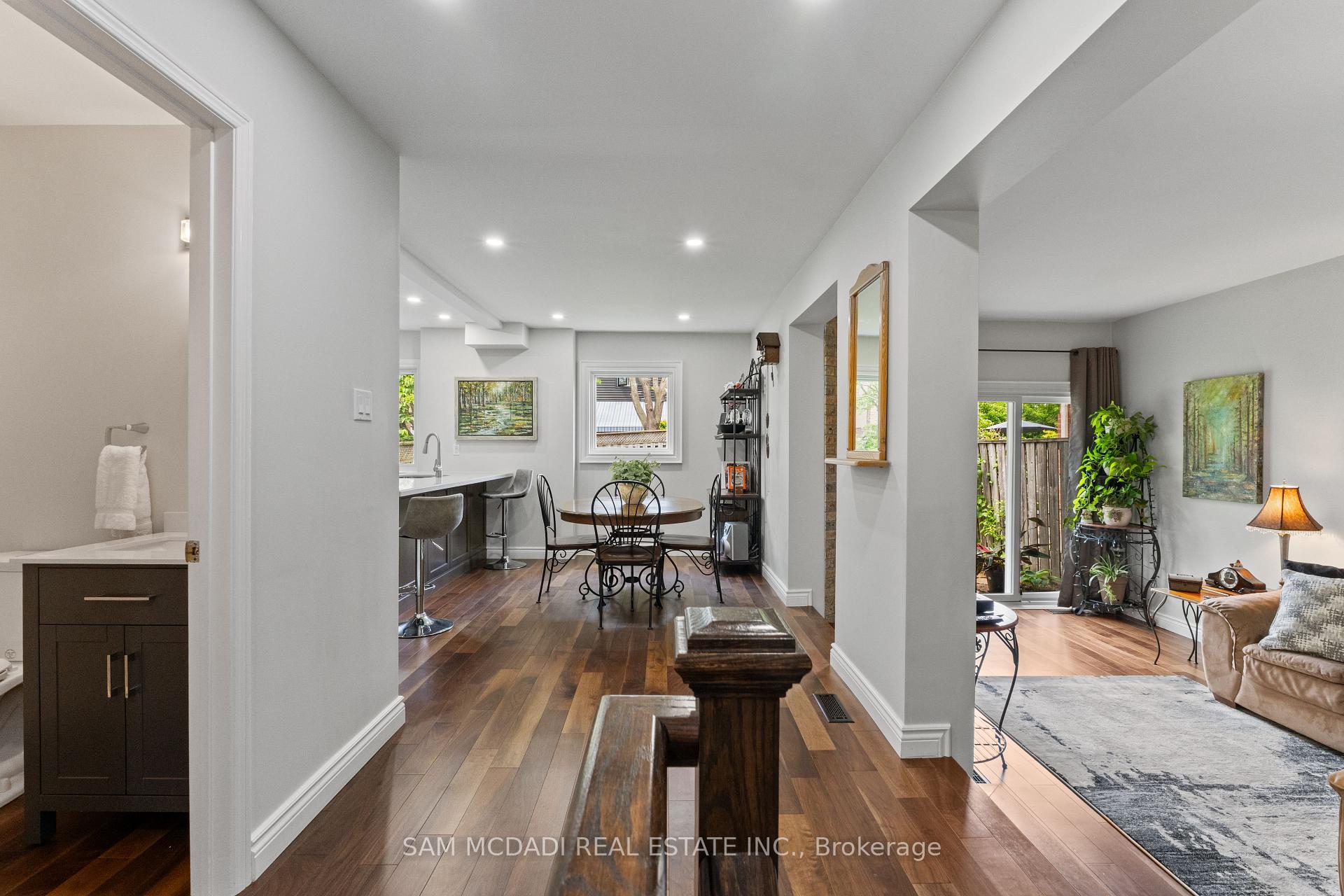 2707 Jerring Mews