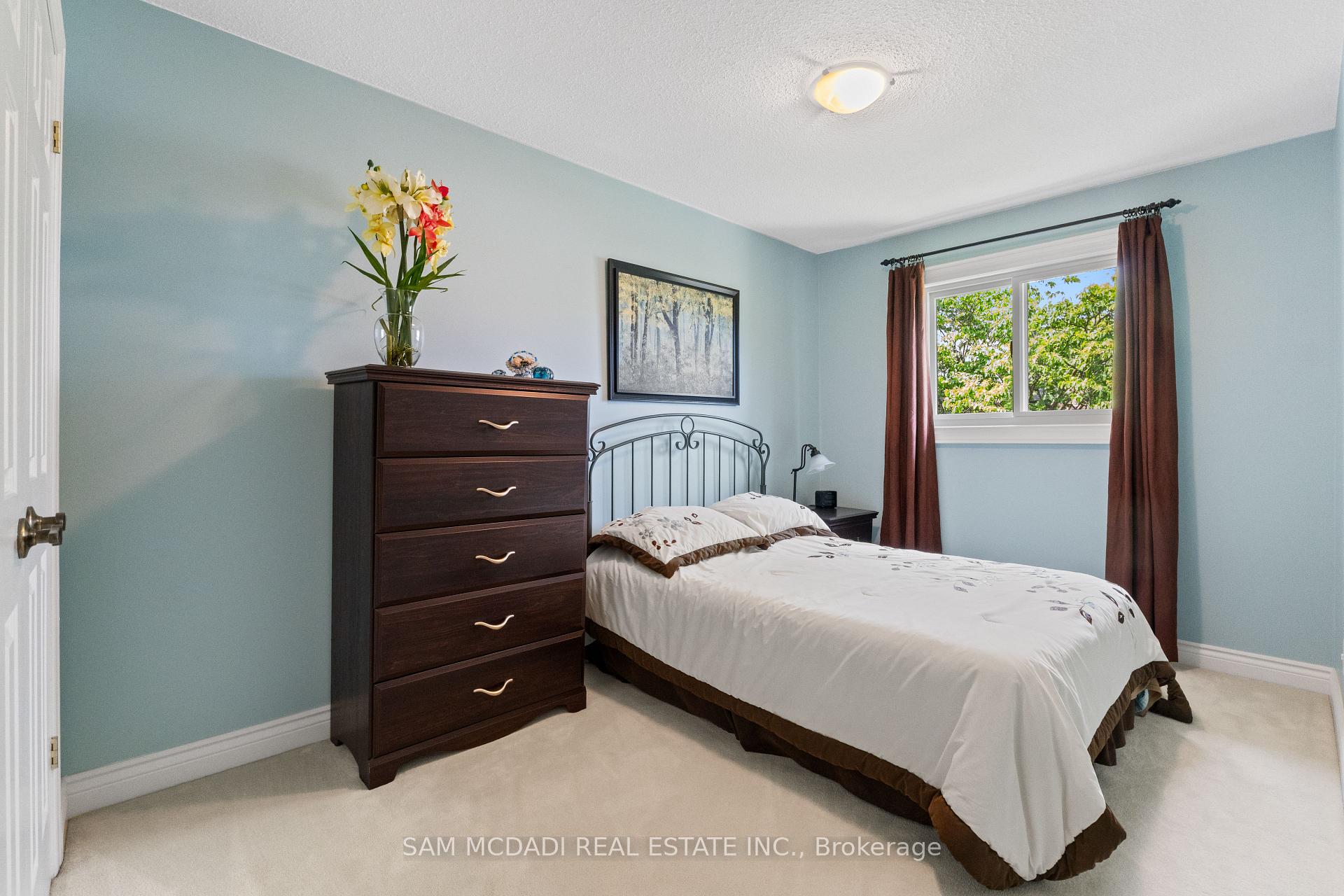 2707 Jerring Mews