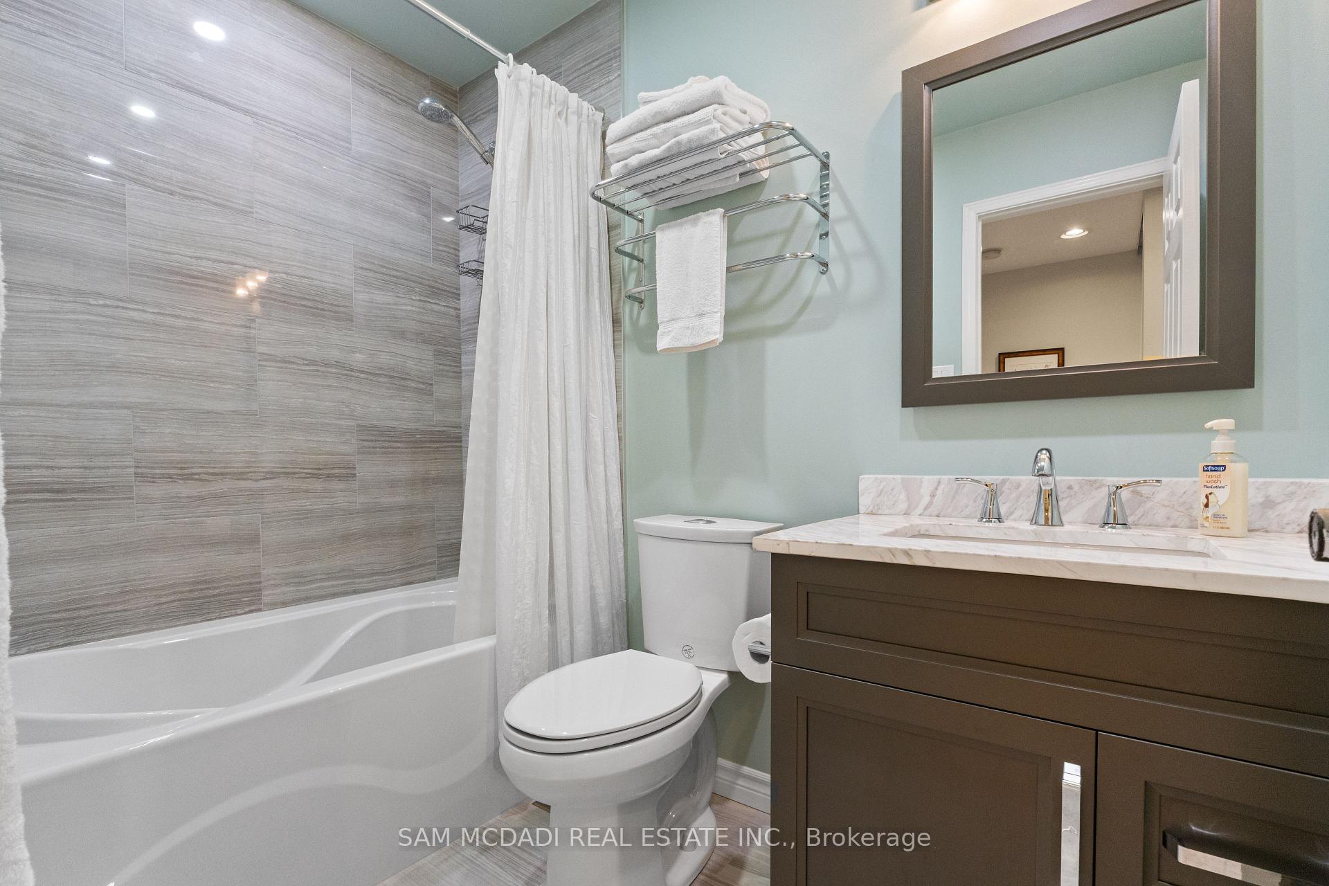 2707 Jerring Mews