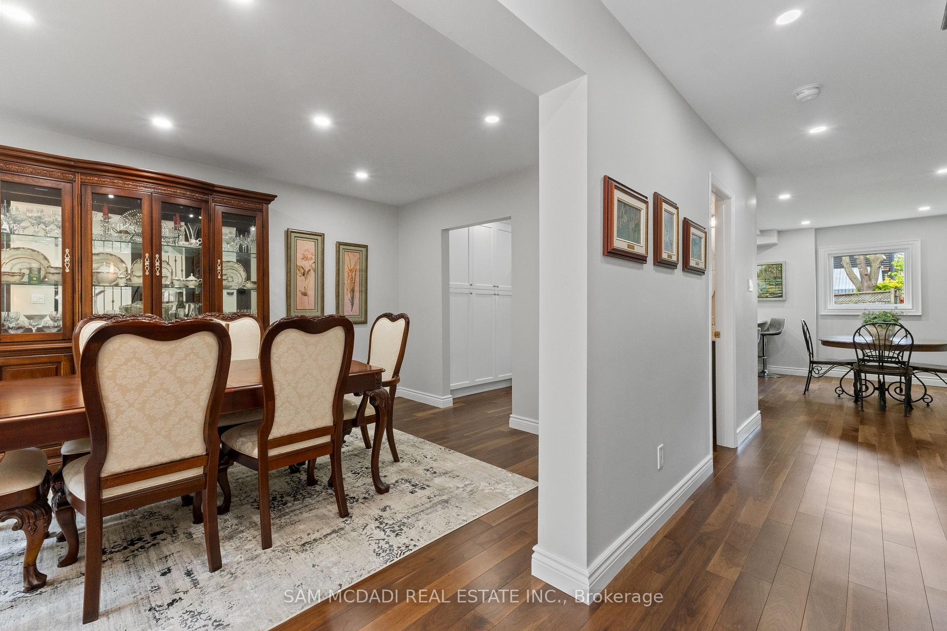 2707 Jerring Mews