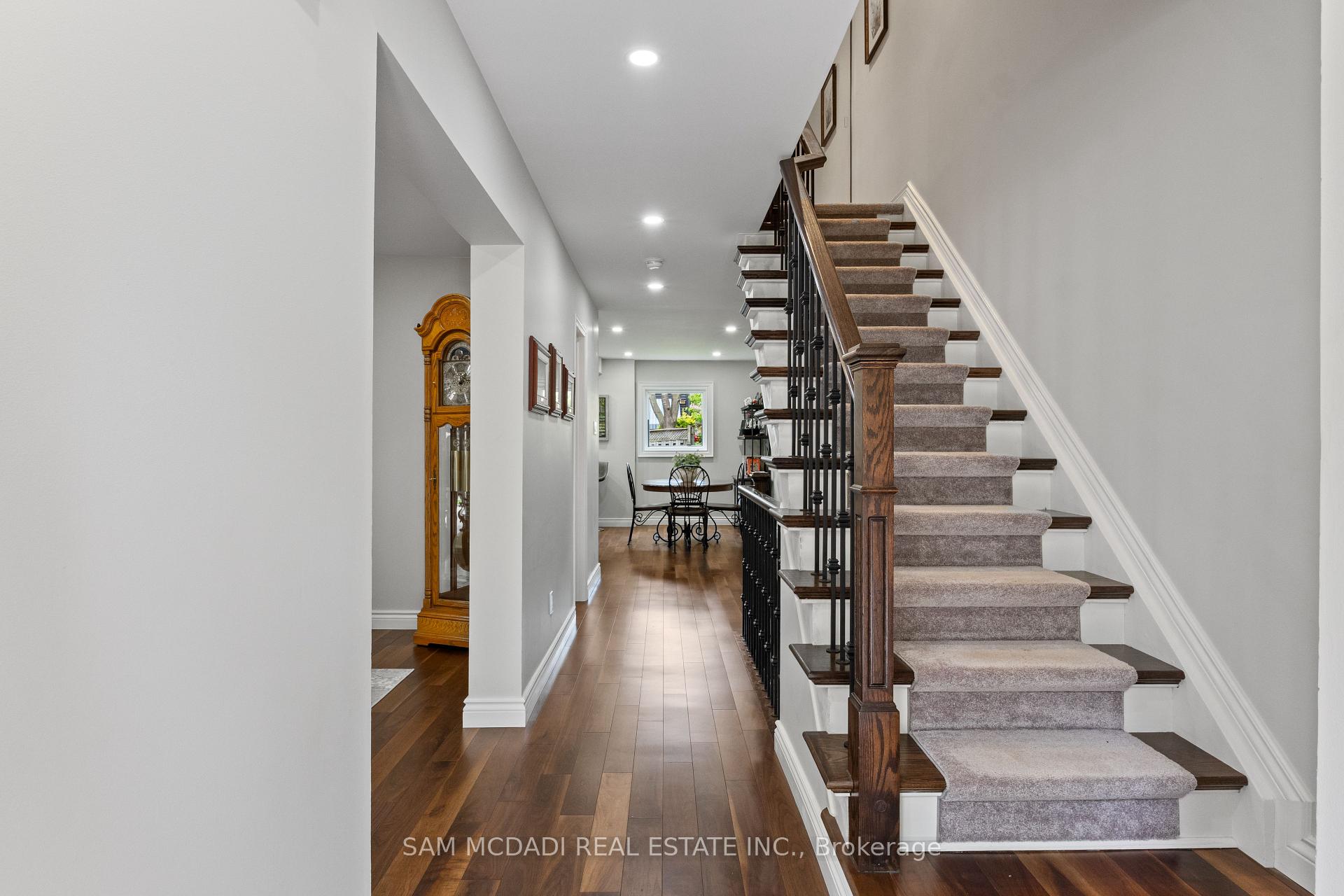 2707 Jerring Mews
