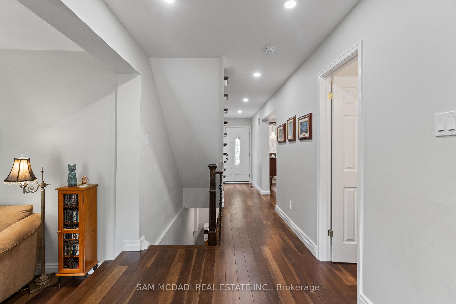 2707 Jerring Mews