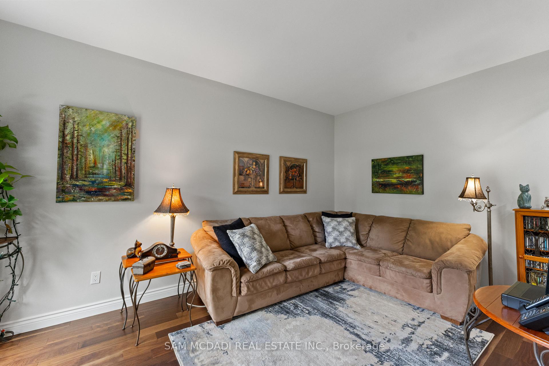2707 Jerring Mews