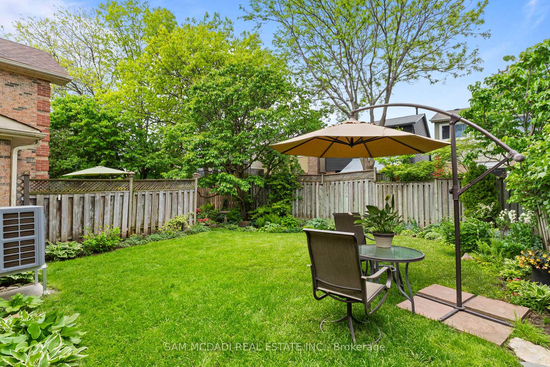 2707 Jerring Mews