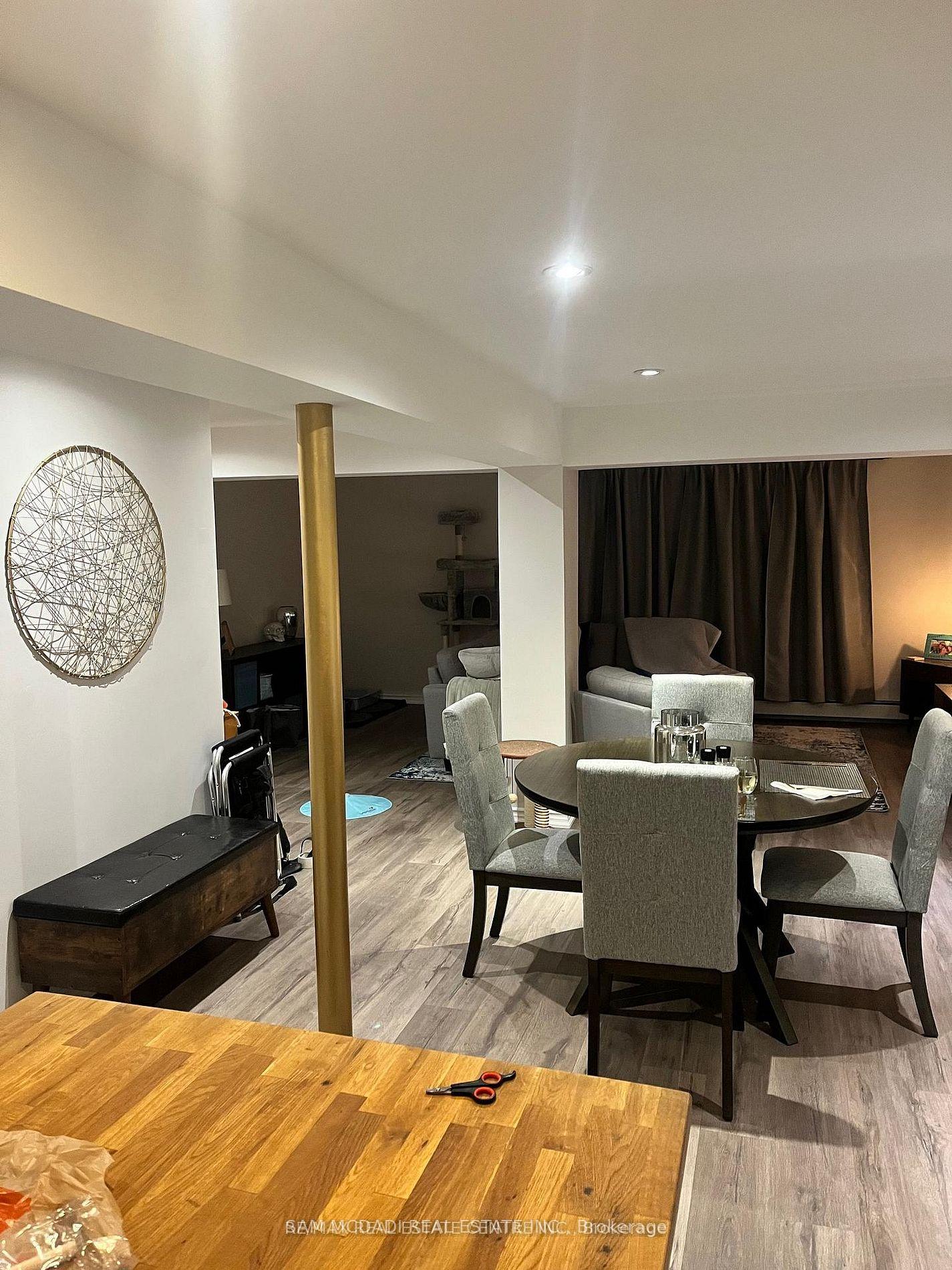 378 Lakeshore Road W