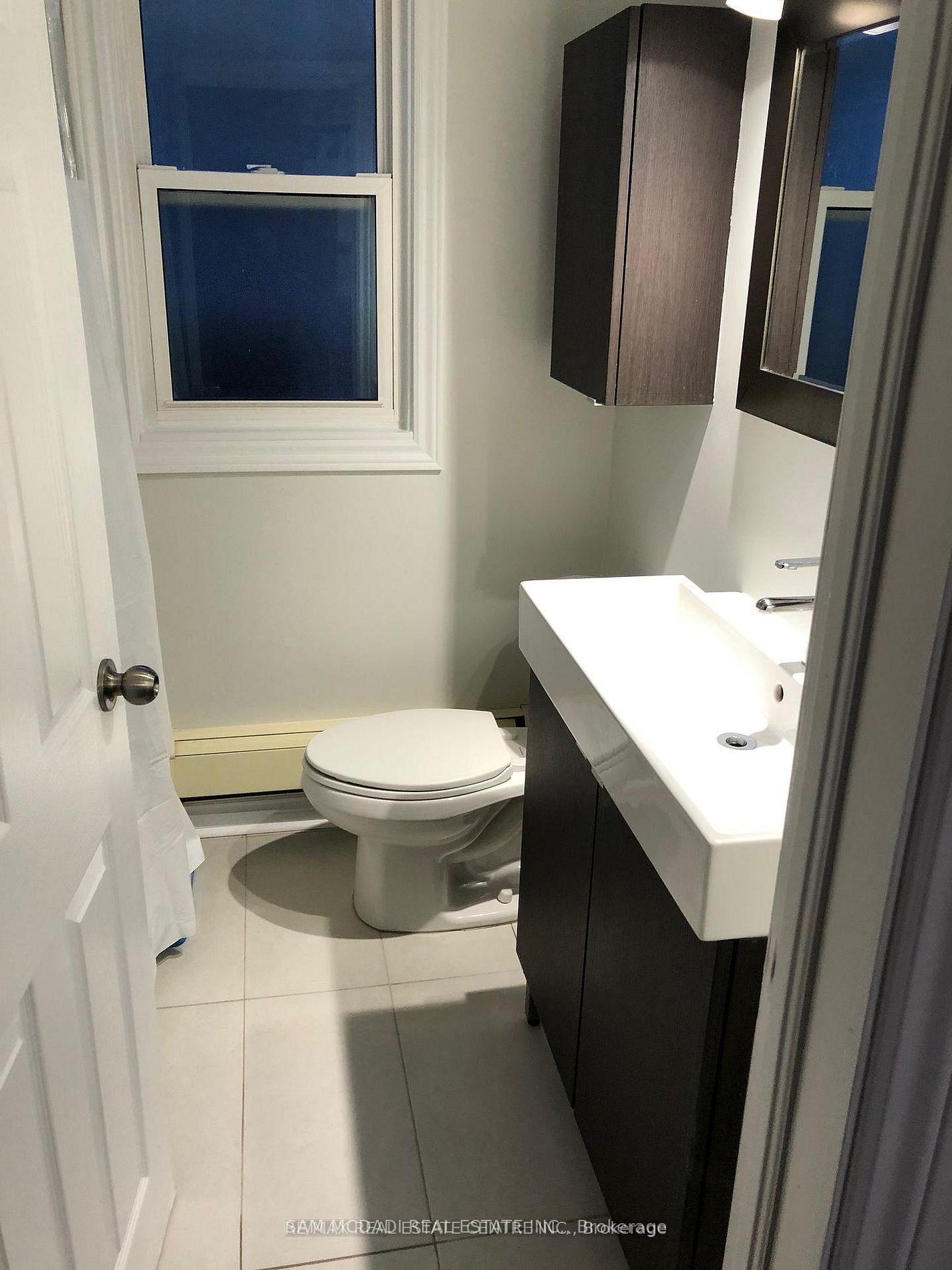 378 Lakeshore Road W