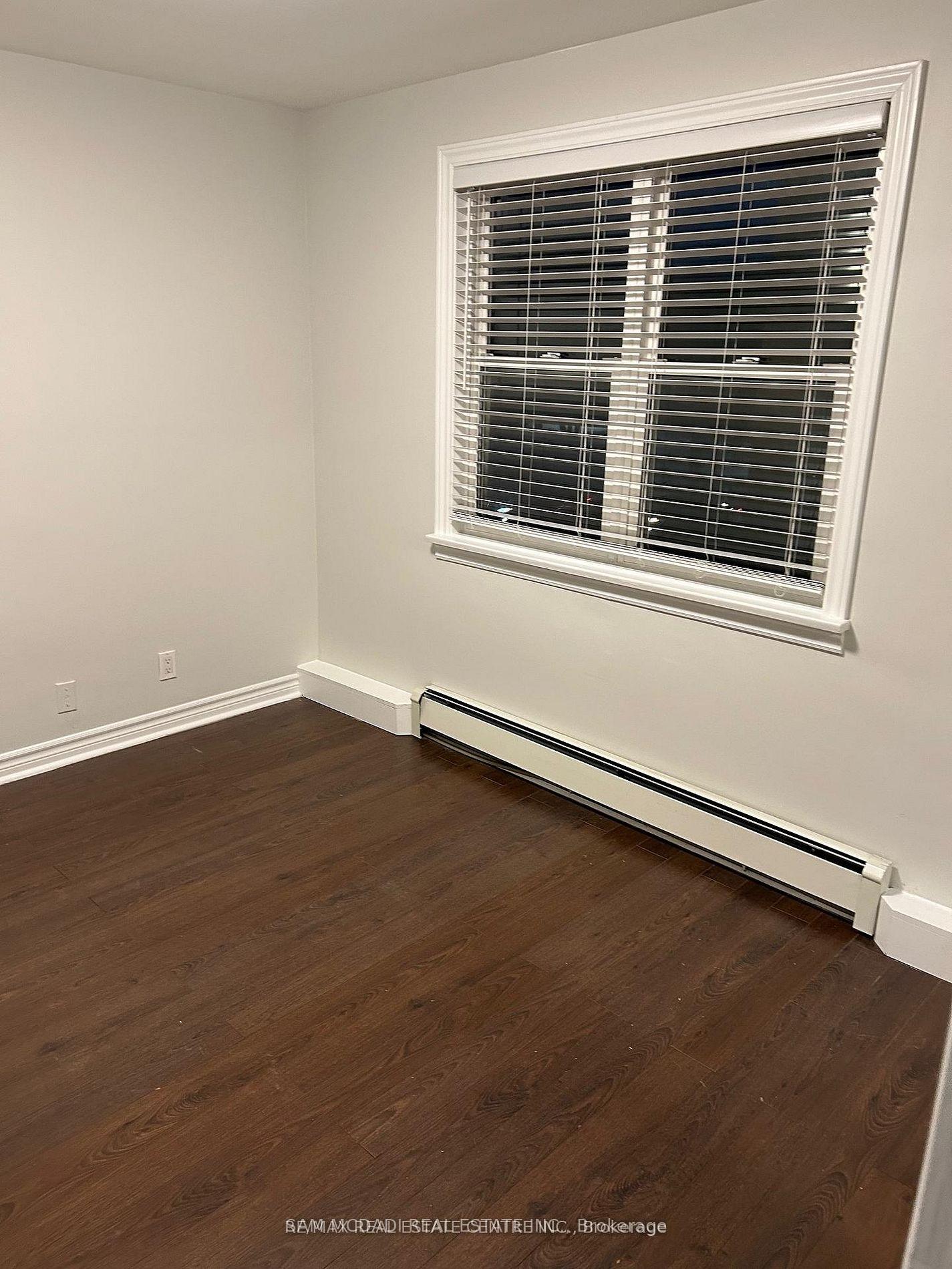 378 Lakeshore Road W