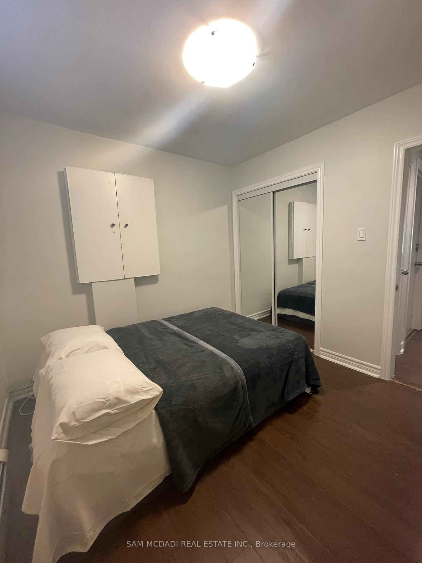 378 Lakeshore Road W