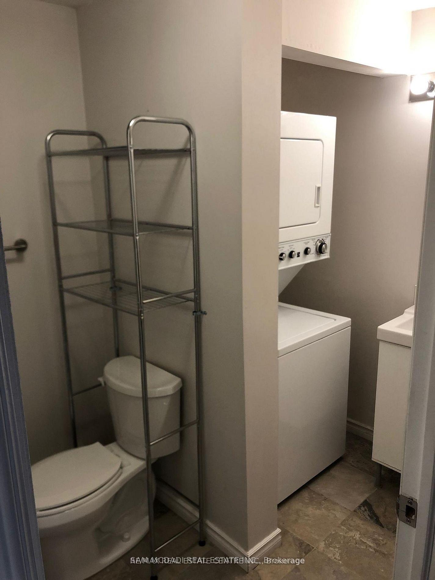 378 Lakeshore Road W