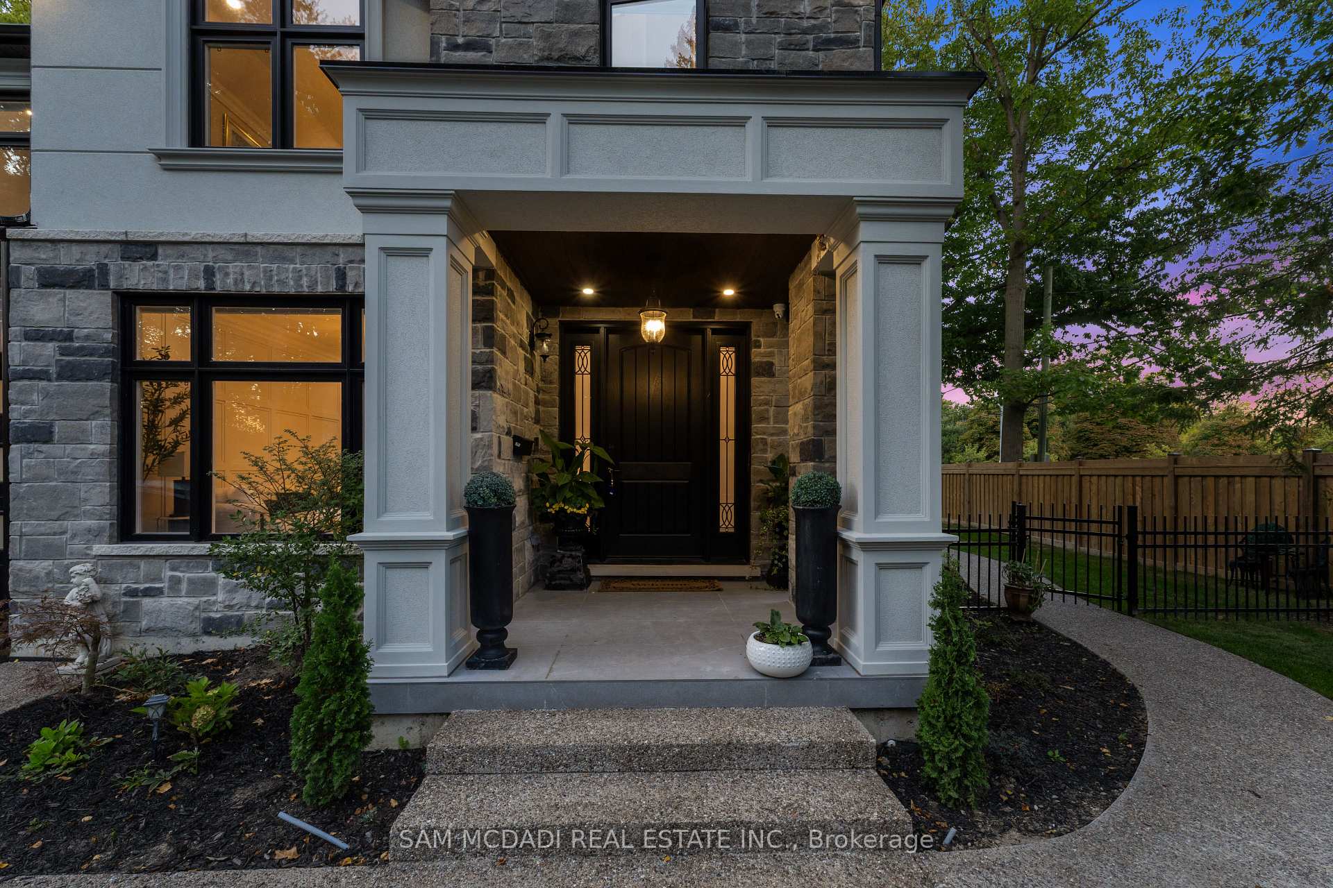 72 Oakes Drive