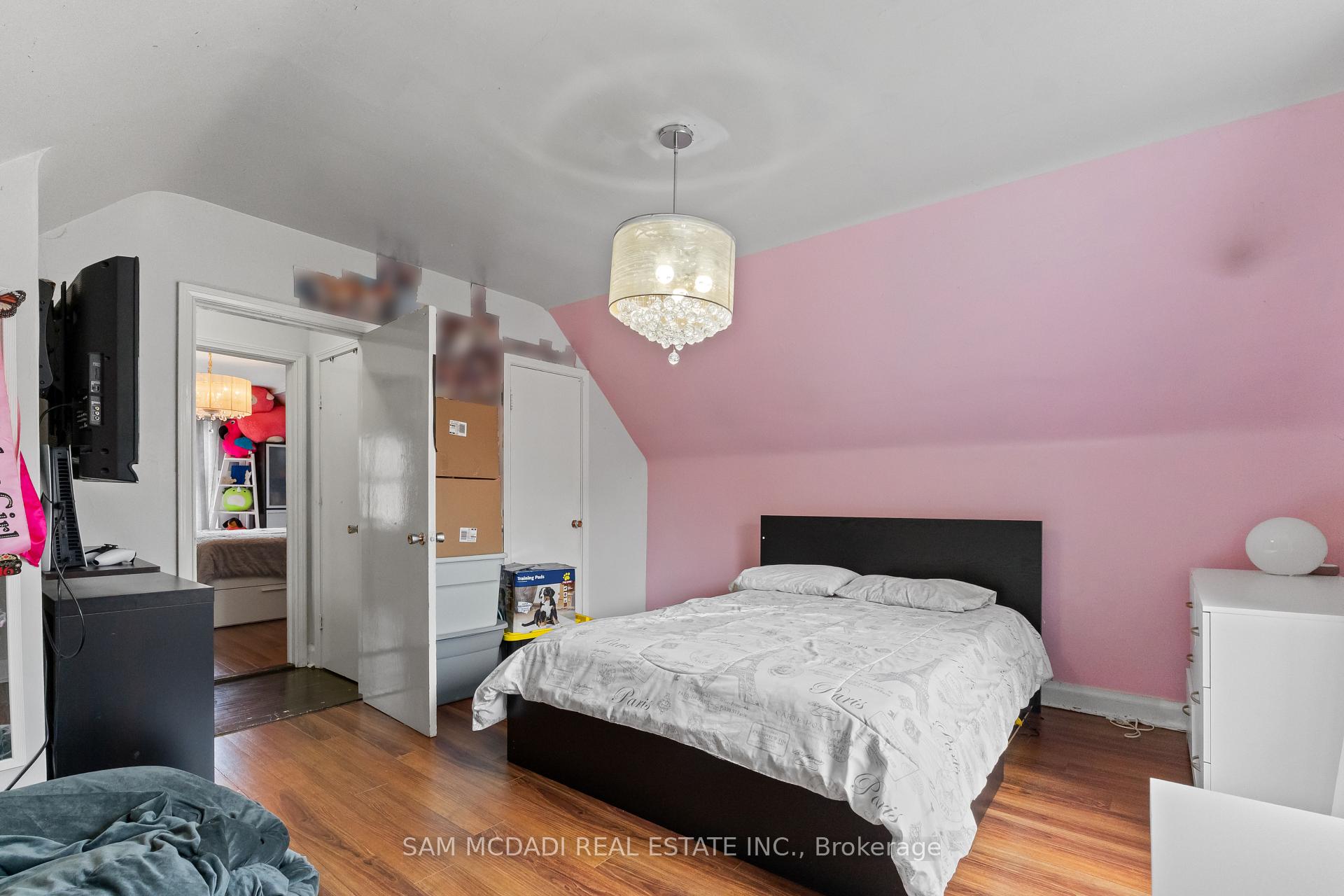 57 Westglen Crescent