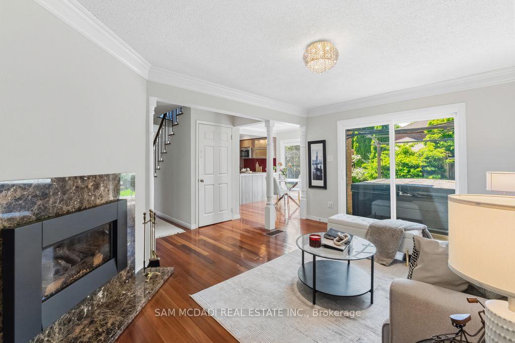 6643 Mockingbird Lane