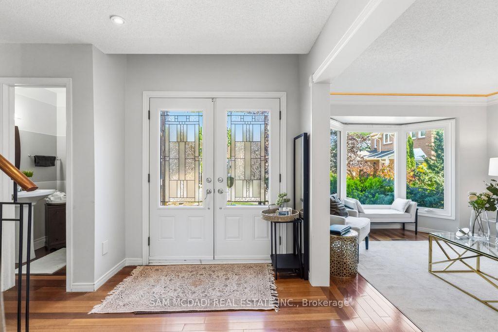 6643 Mockingbird Lane