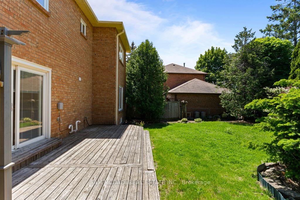 6643 Mockingbird Lane