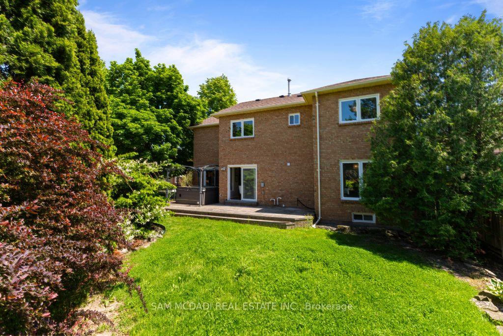 6643 Mockingbird Lane