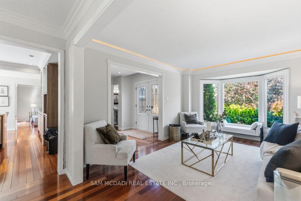 6643 Mockingbird Lane