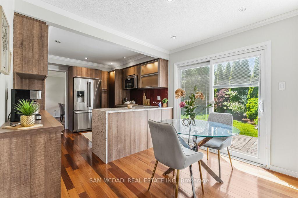 6643 Mockingbird Lane