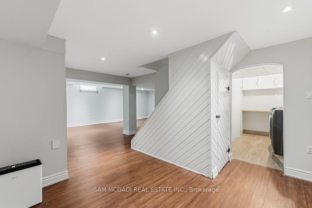 6643 Mockingbird Lane