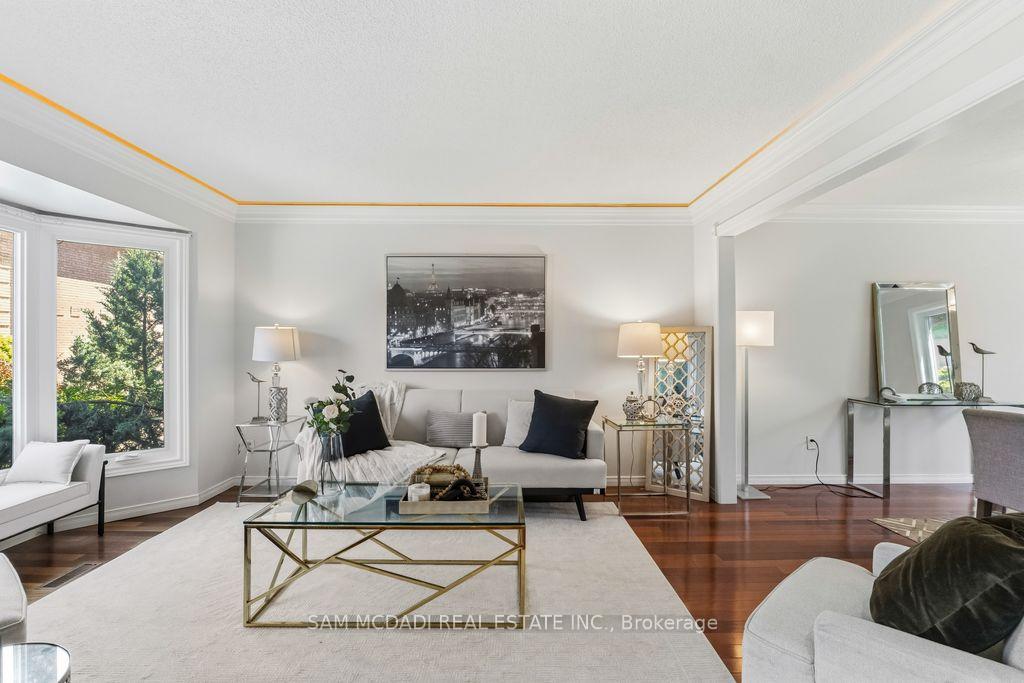 6643 Mockingbird Lane