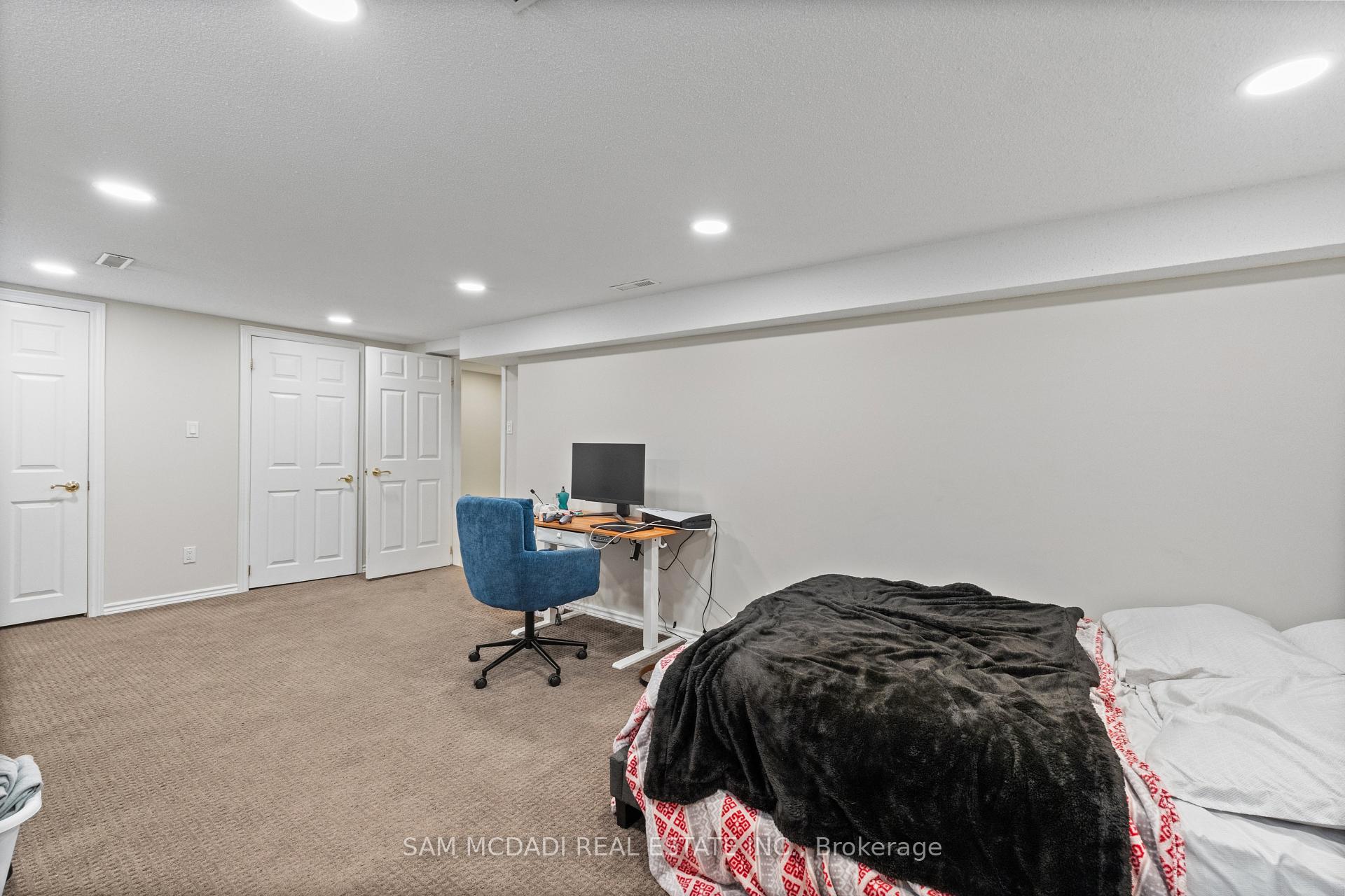 1195 Crestdale Road