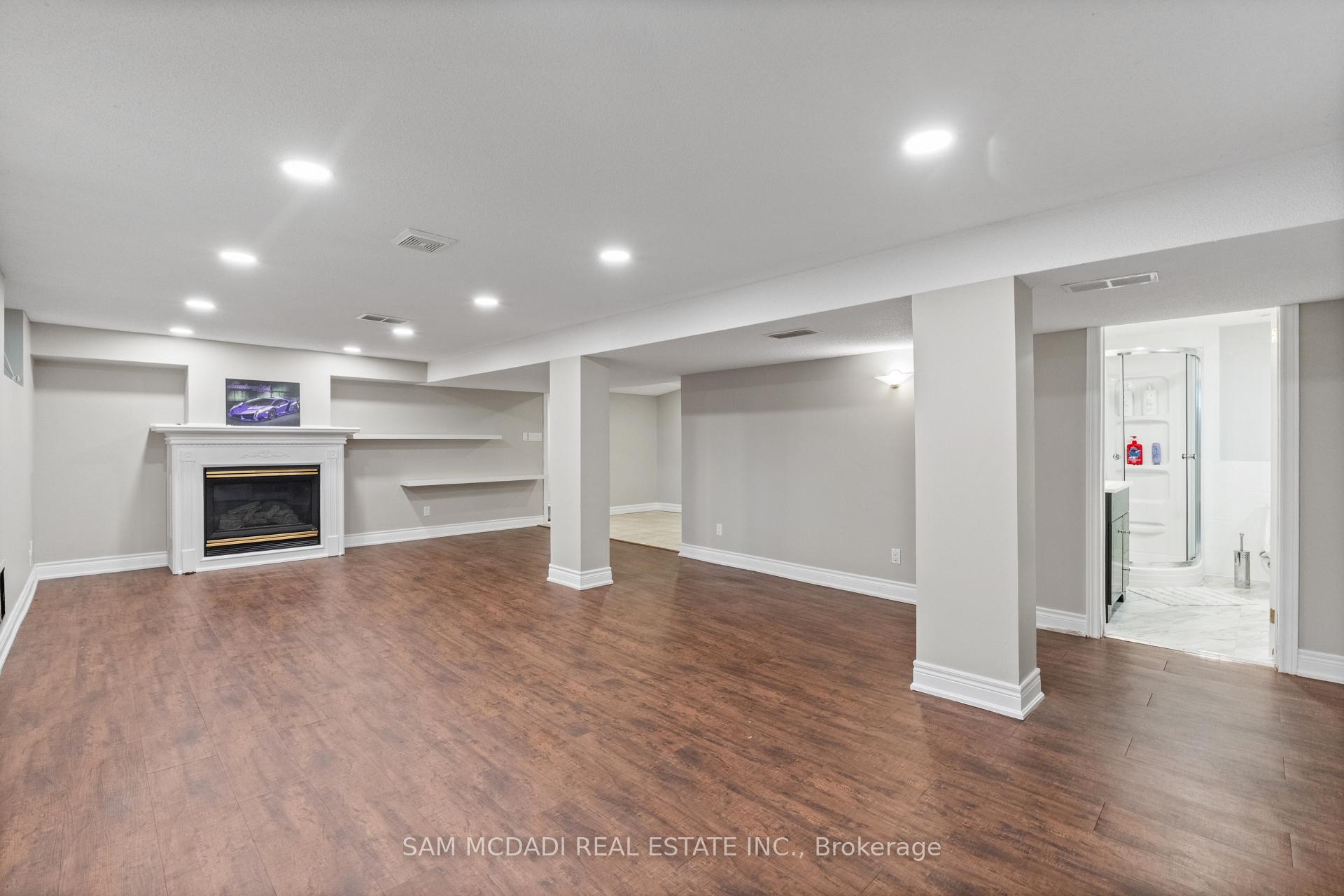 1195 Crestdale Road