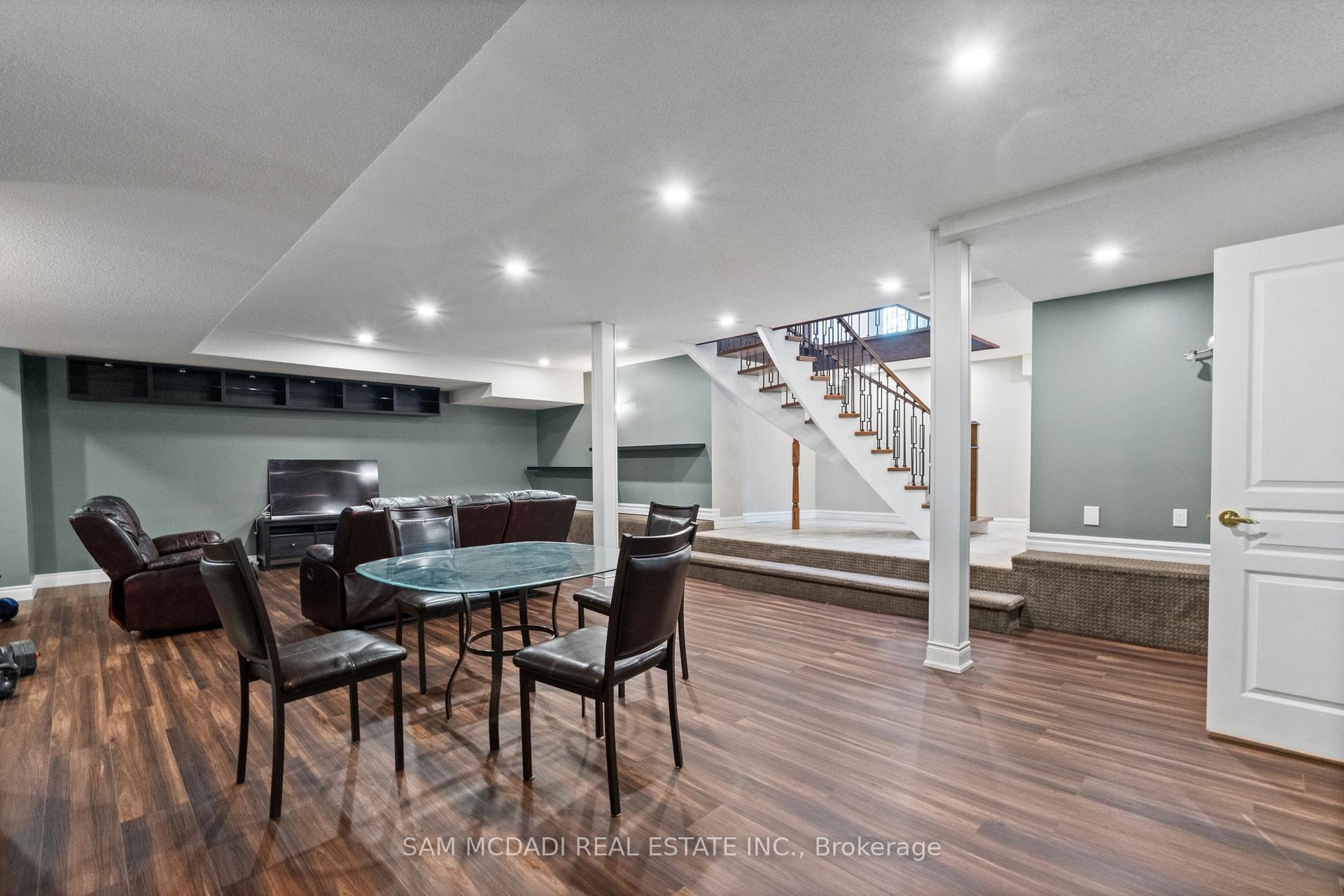 1195 Crestdale Road