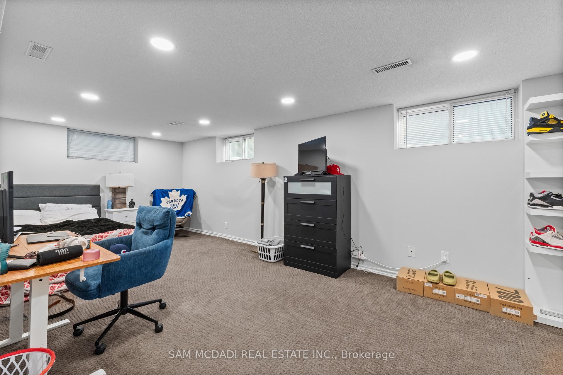 1195 Crestdale Road