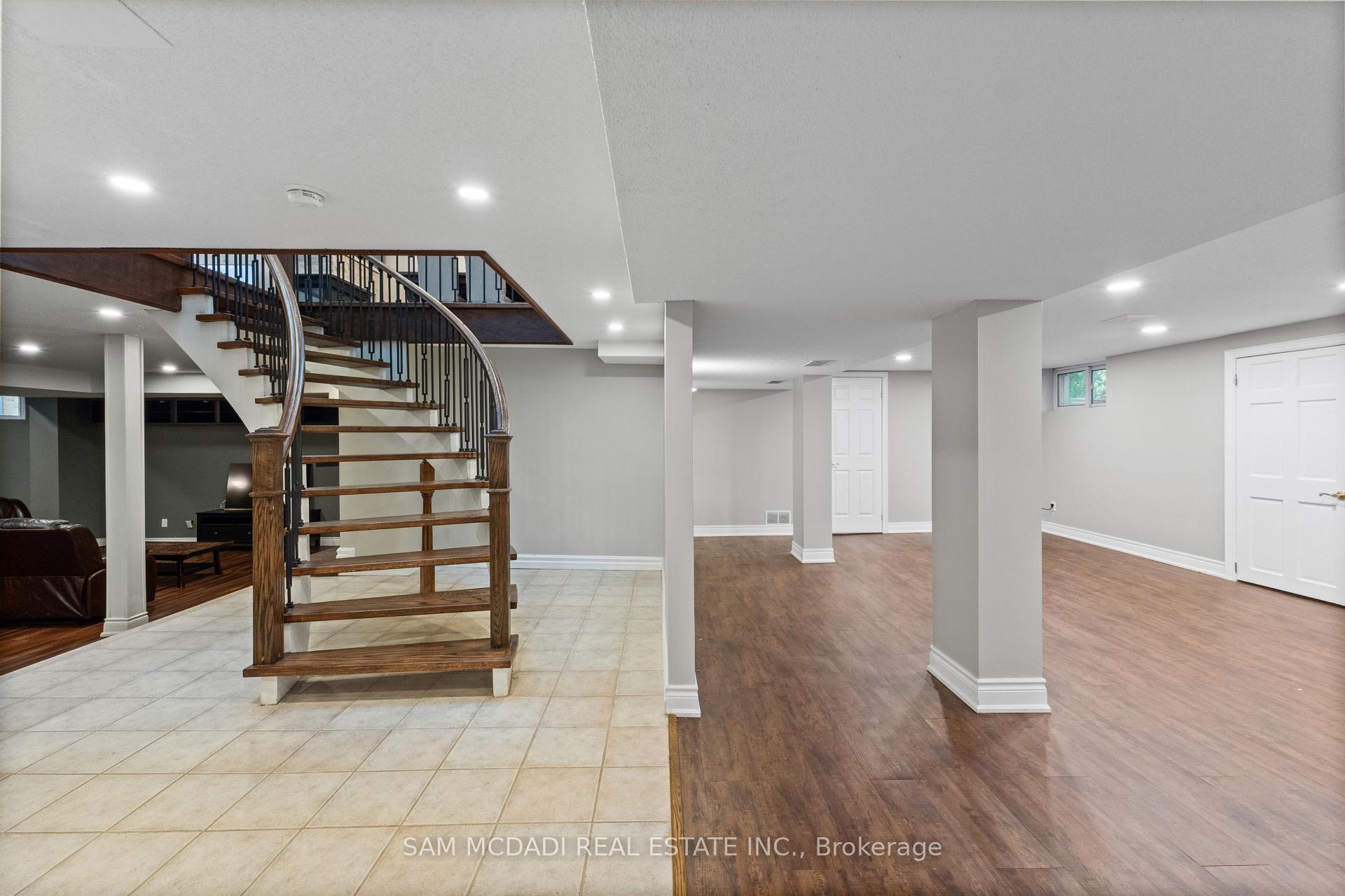 1195 Crestdale Road