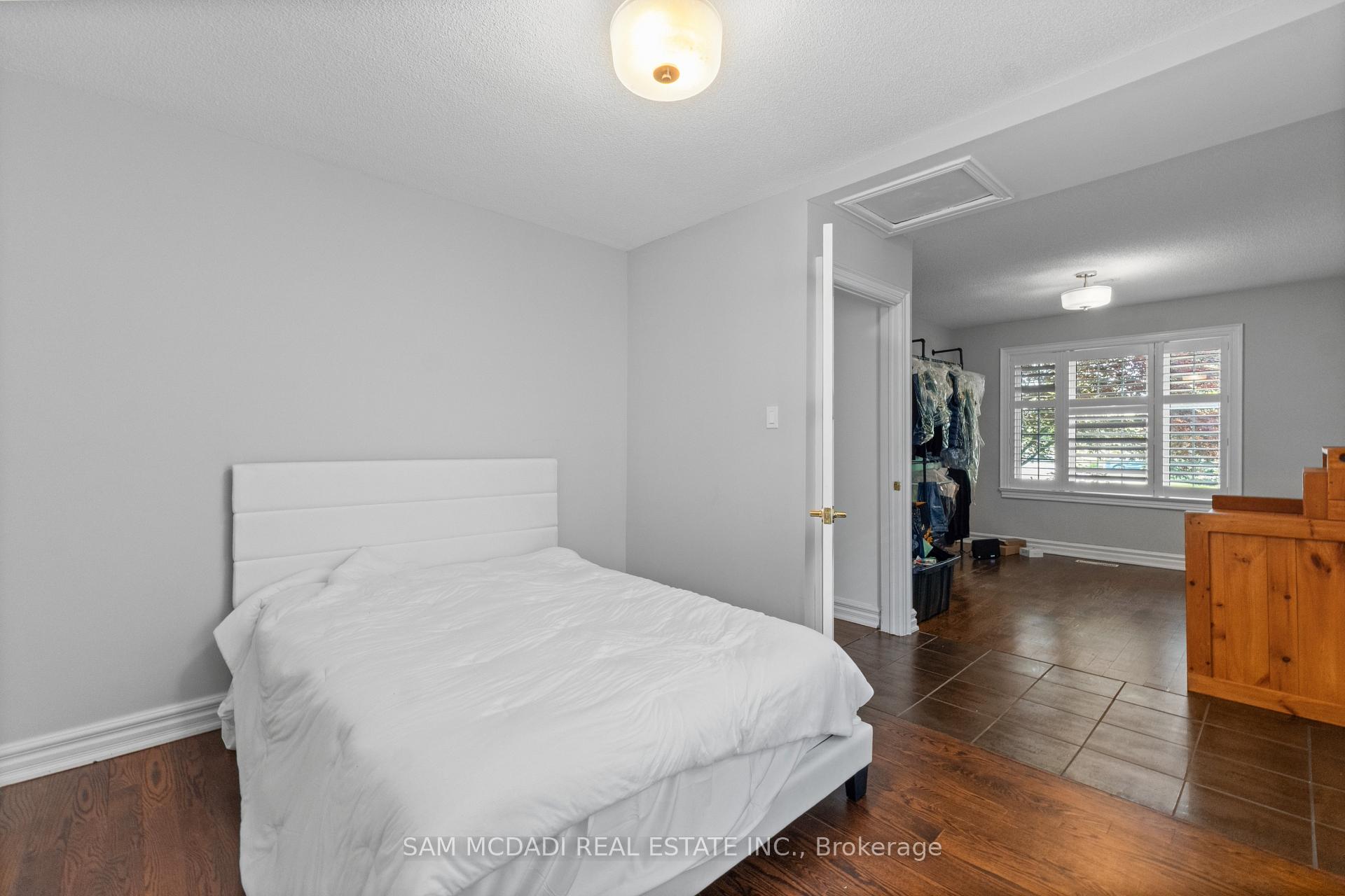 1195 Crestdale Road