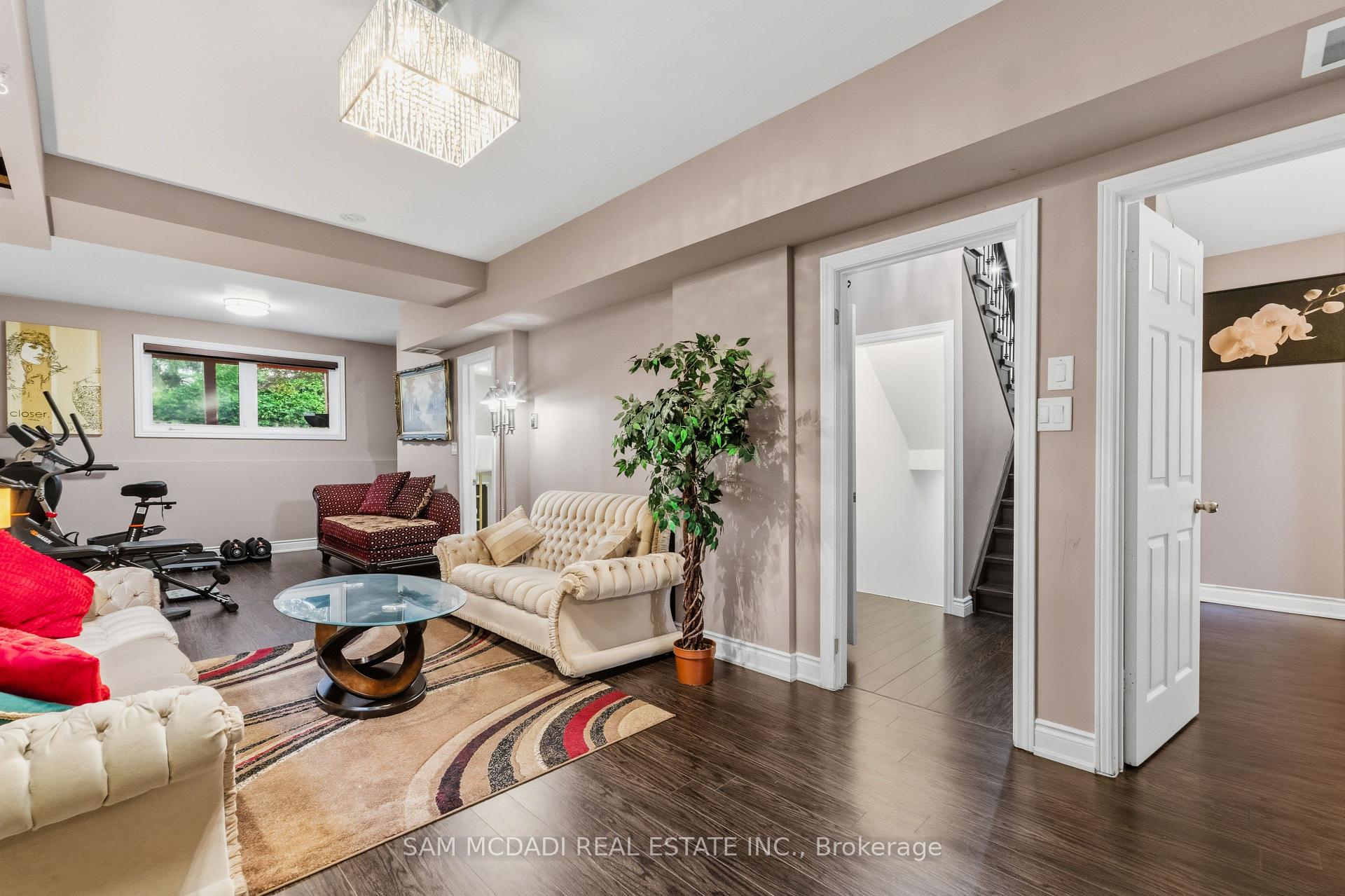 6 Chesham Court