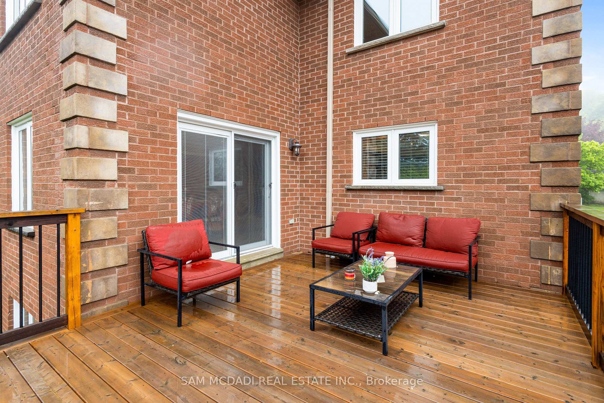 2492 Erin Centre Boulevard