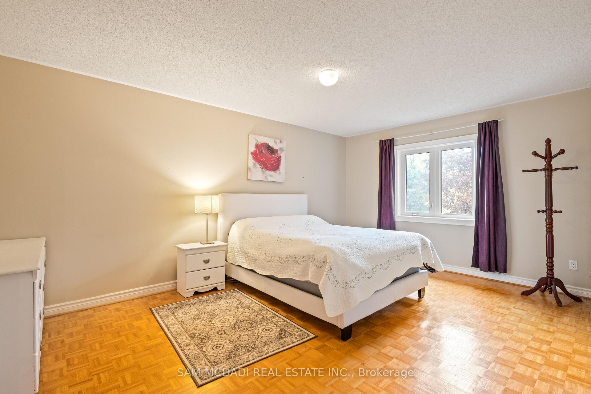 2492 Erin Centre Boulevard