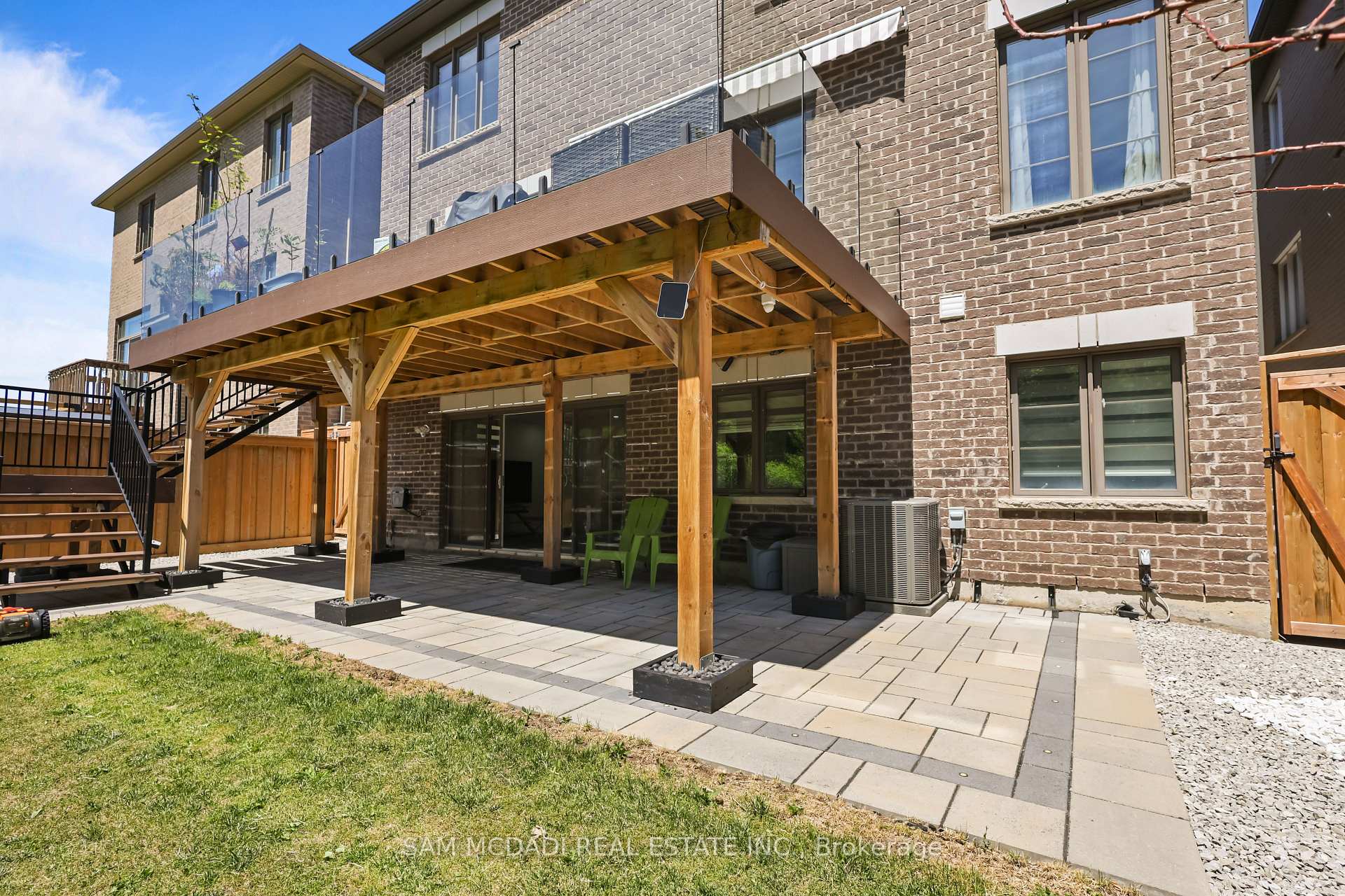 837 Magnolia Terrace