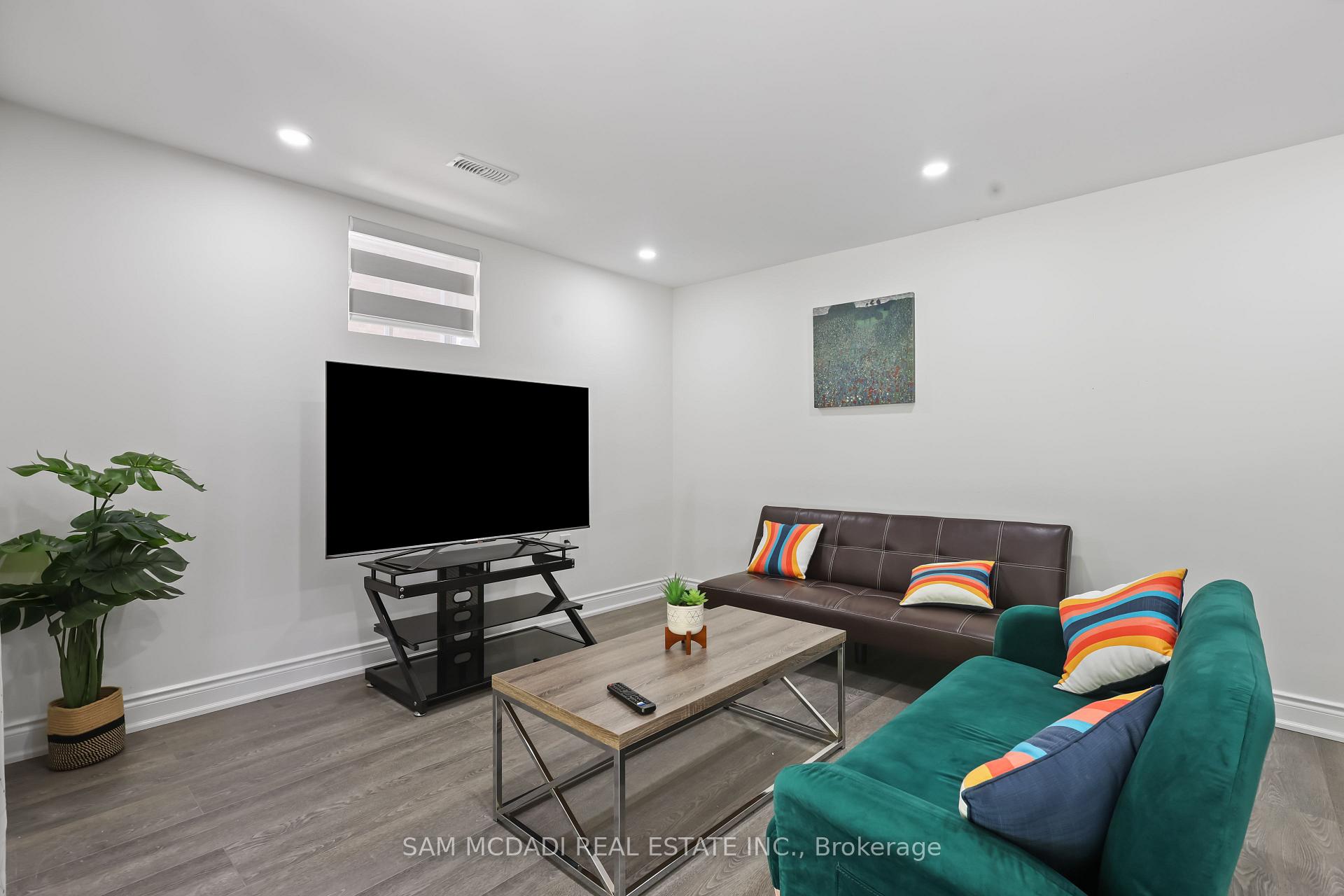 837 Magnolia Terrace