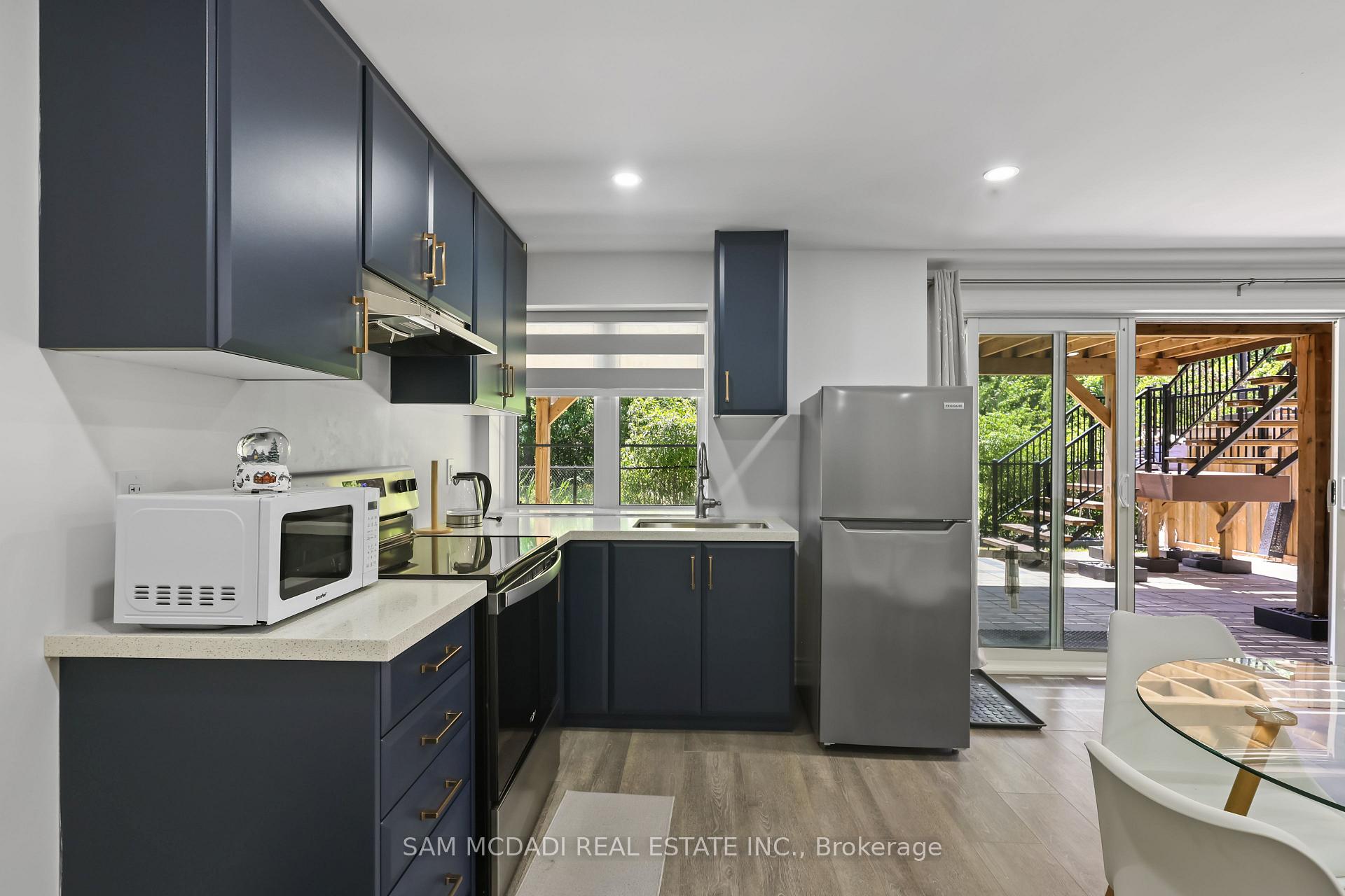 837 Magnolia Terrace