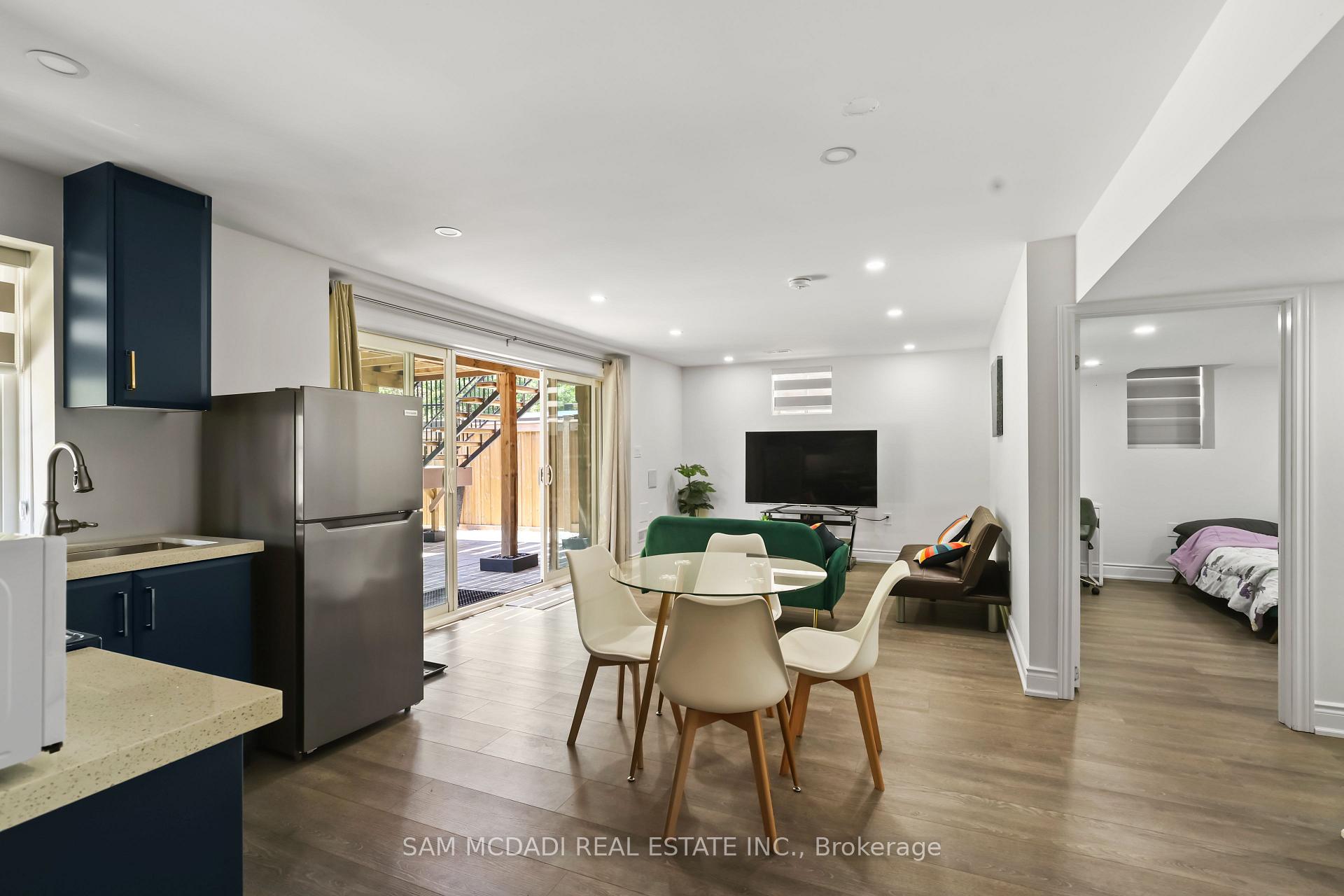 837 Magnolia Terrace