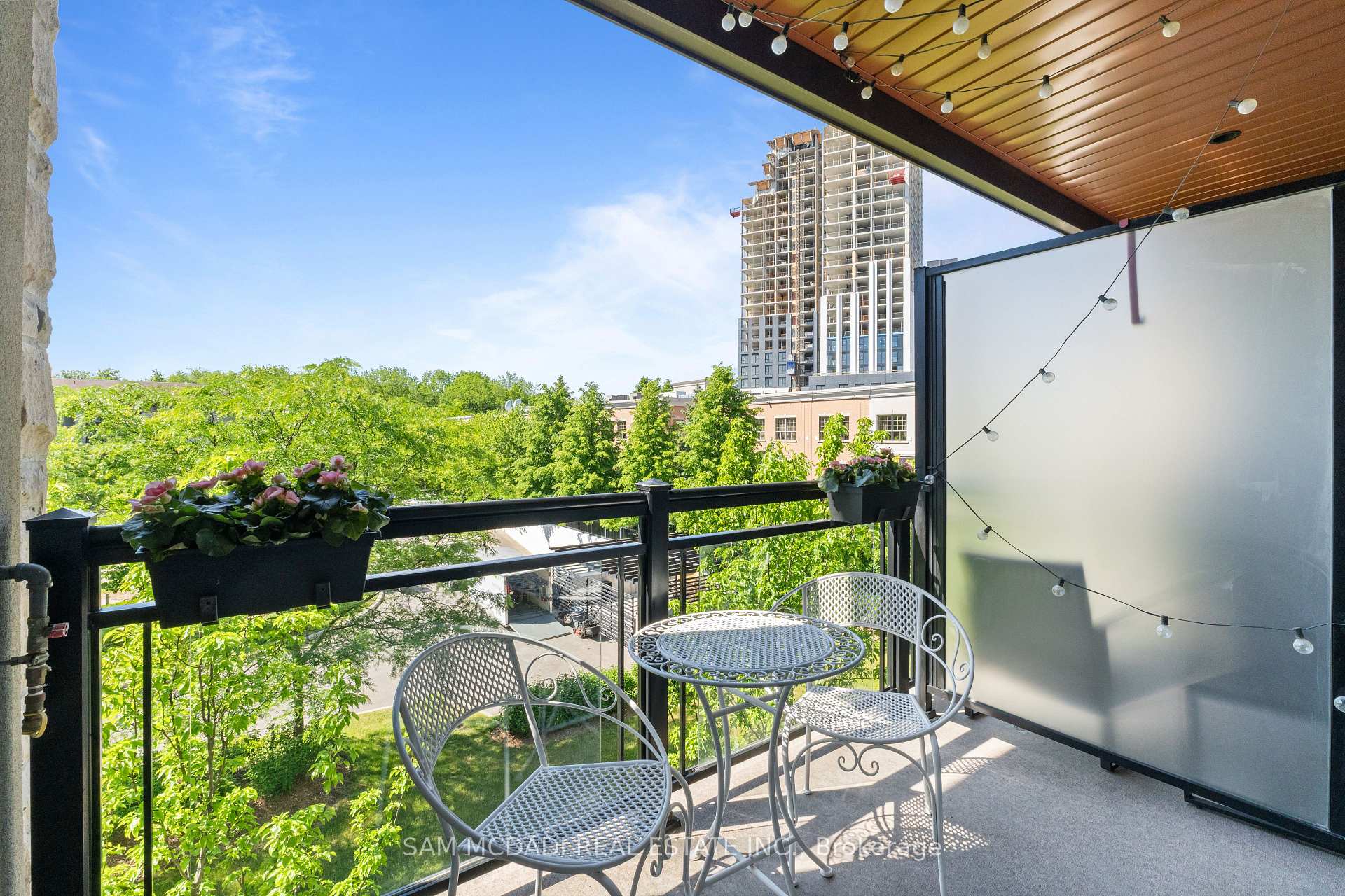 570 Lolita Gardens 332