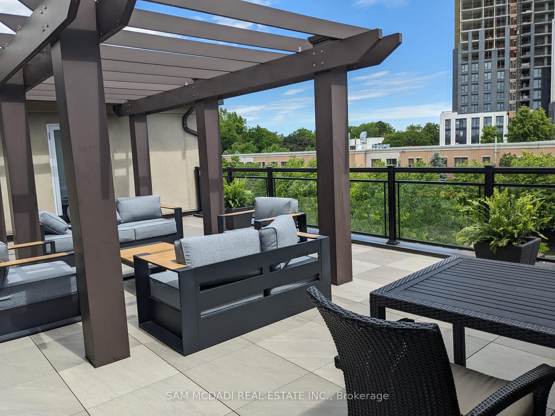 570 Lolita Gardens 332