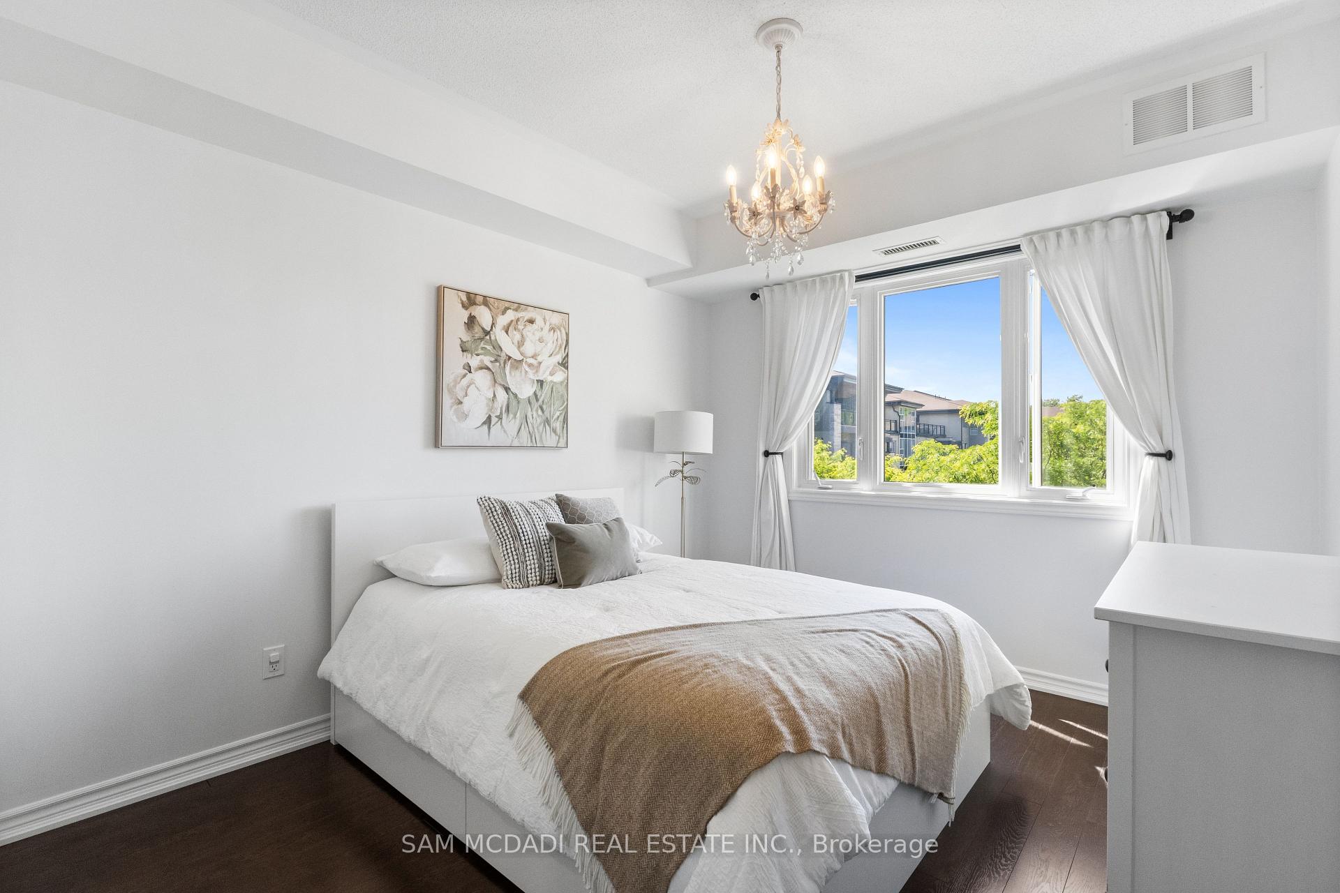 570 Lolita Gardens 332