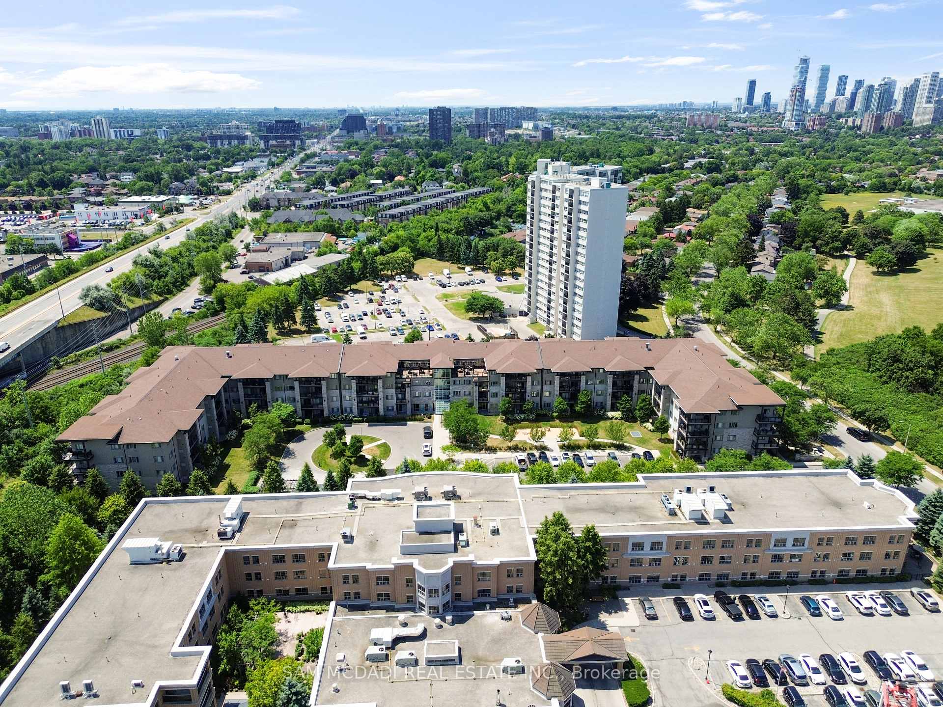 570 Lolita Gardens 332