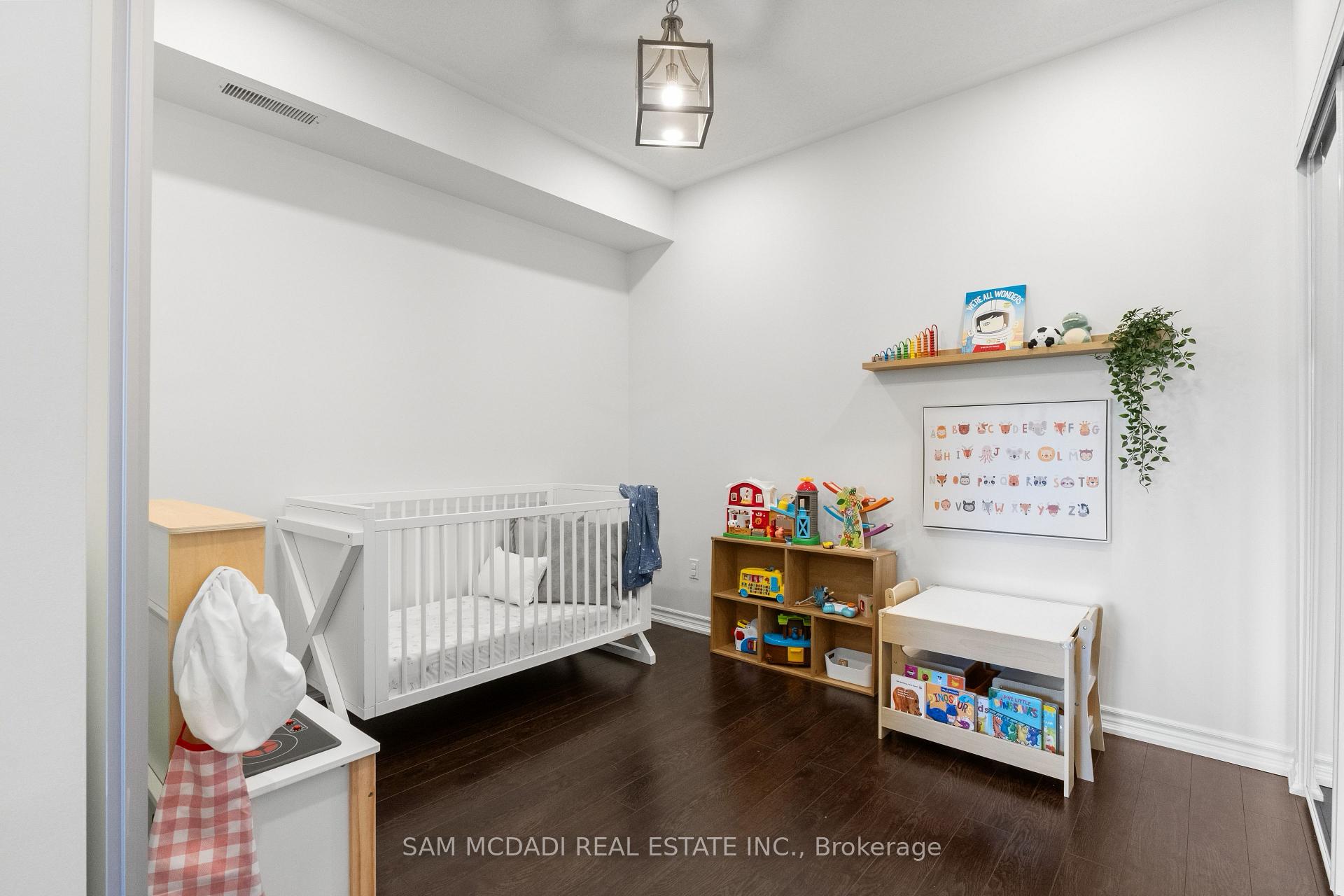 570 Lolita Gardens 332