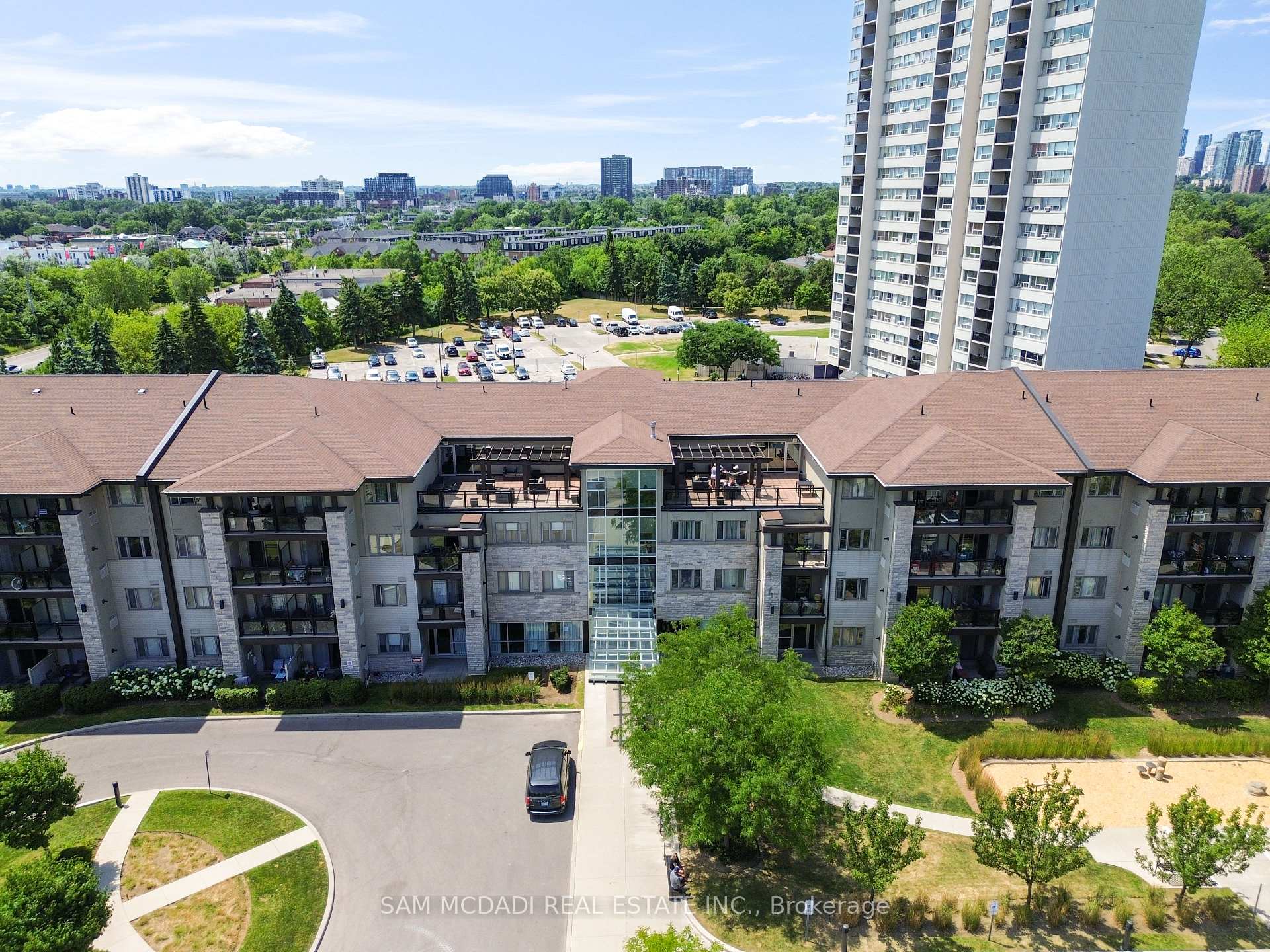 570 Lolita Gardens 332
