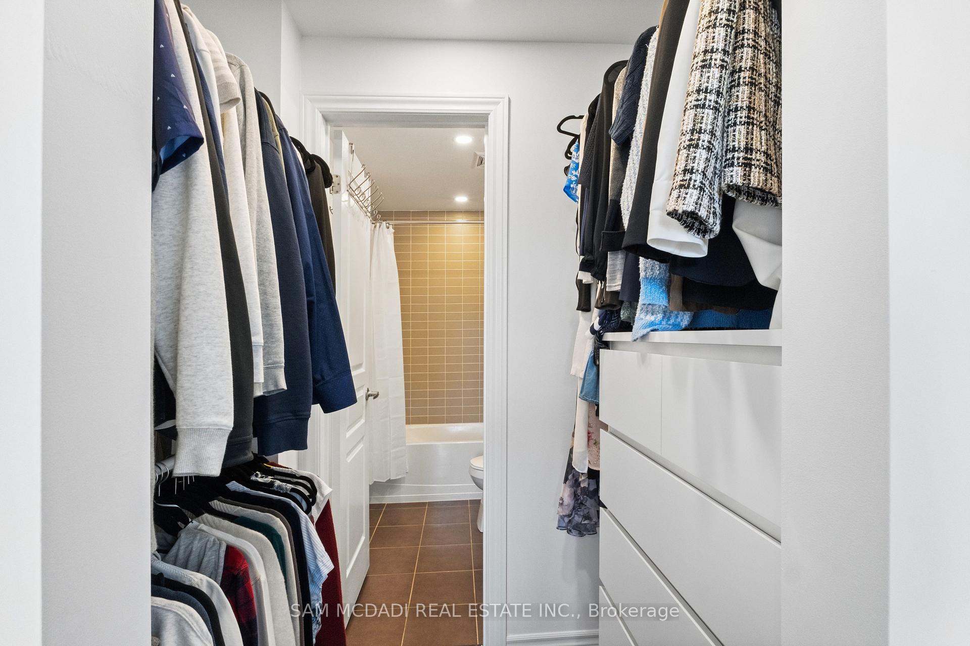 570 Lolita Gardens 332