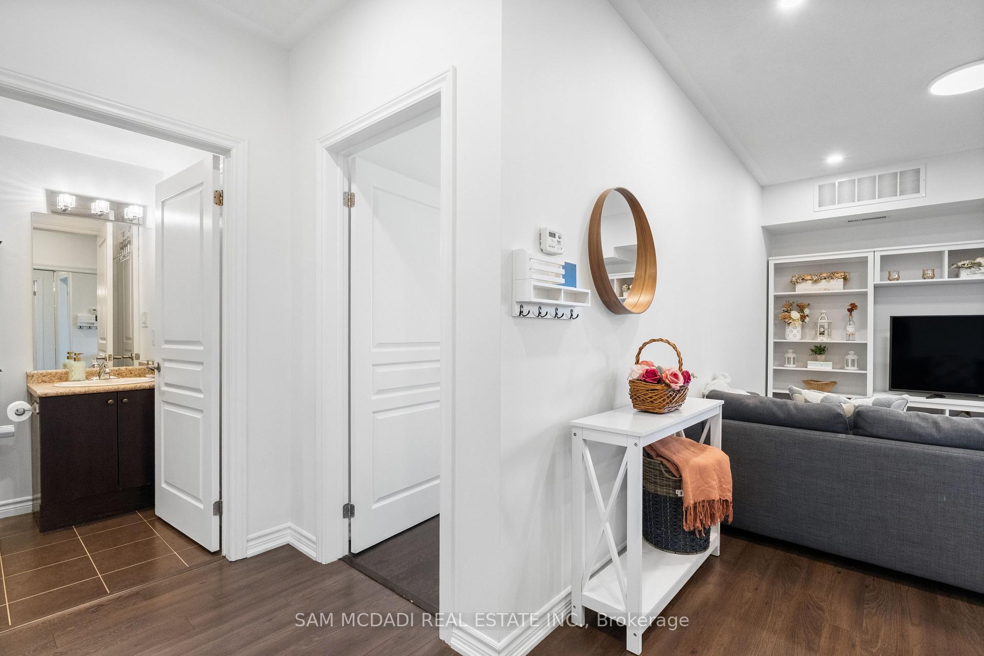 570 Lolita Gardens 332