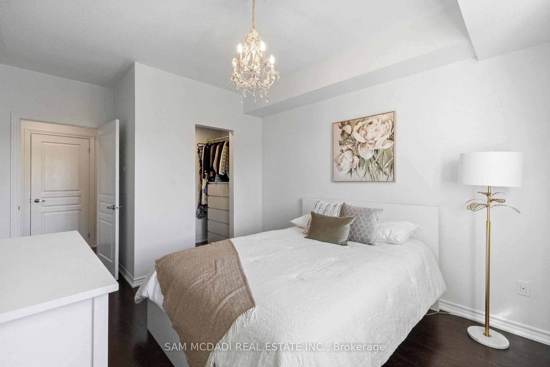 570 Lolita Gardens 332