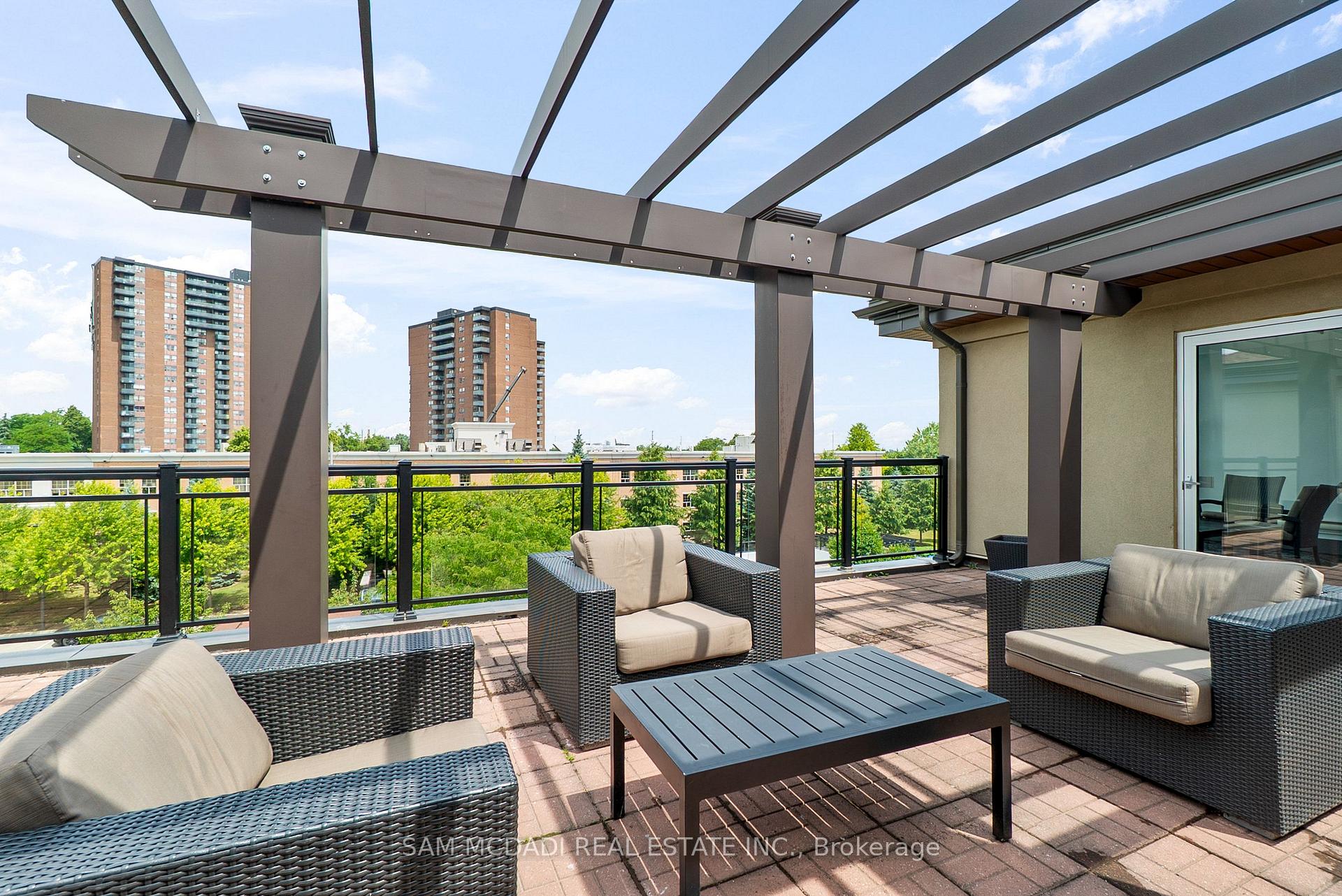 570 Lolita Gardens 332