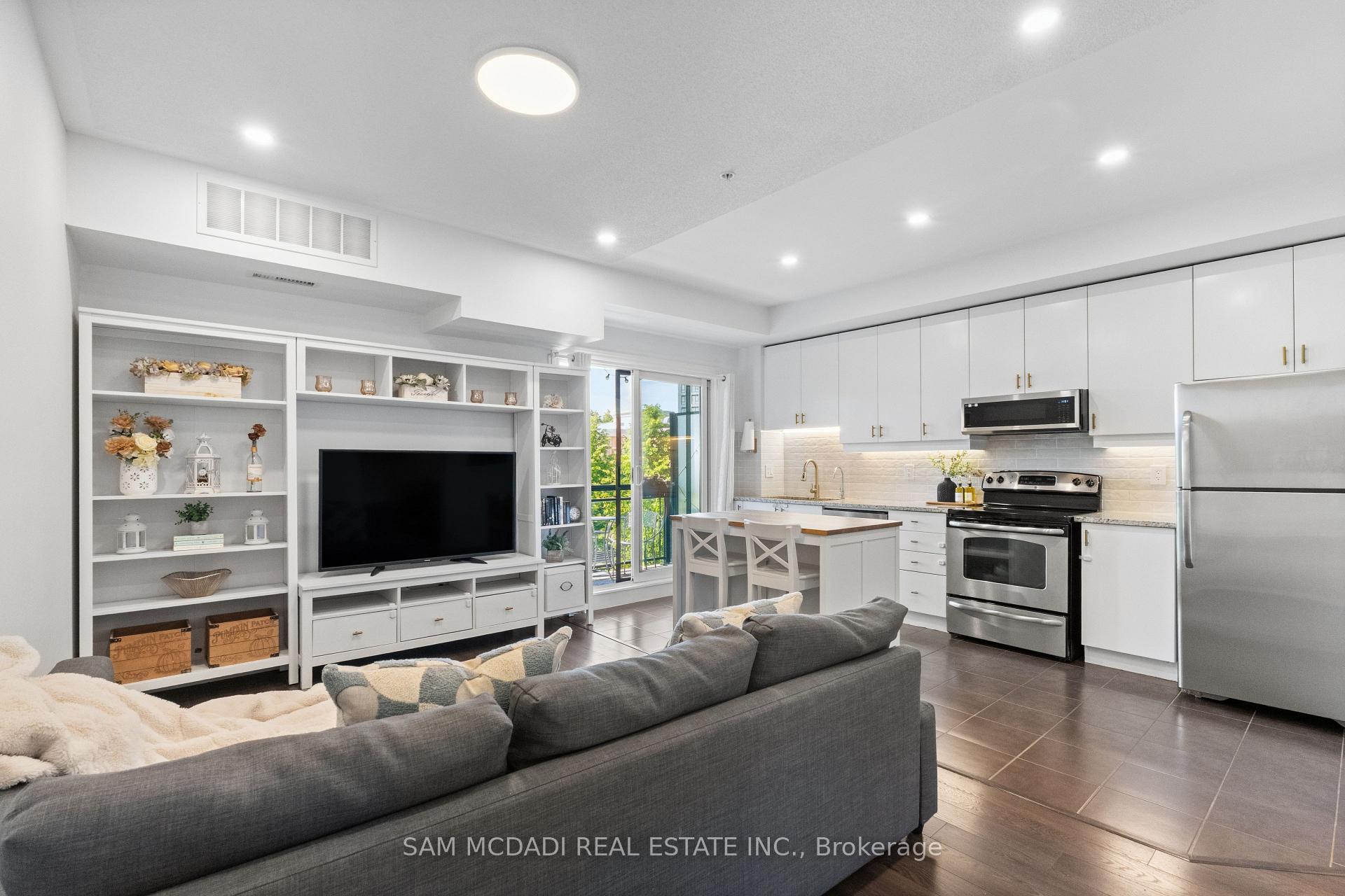 570 Lolita Gardens 332