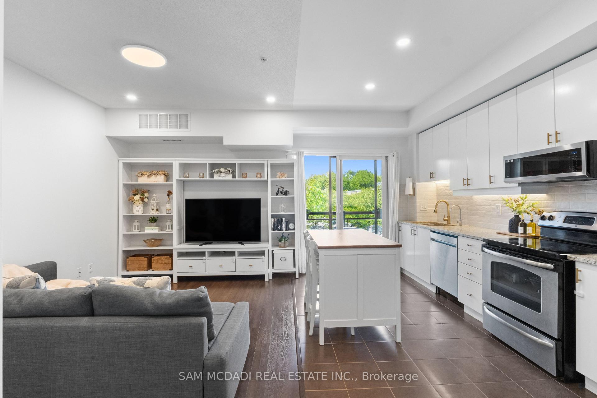570 Lolita Gardens 332