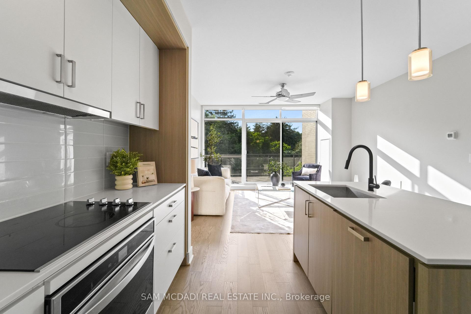 1575 Lakeshore Road W 415