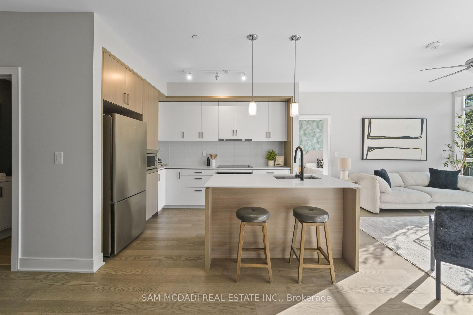 1575 Lakeshore Road W 415